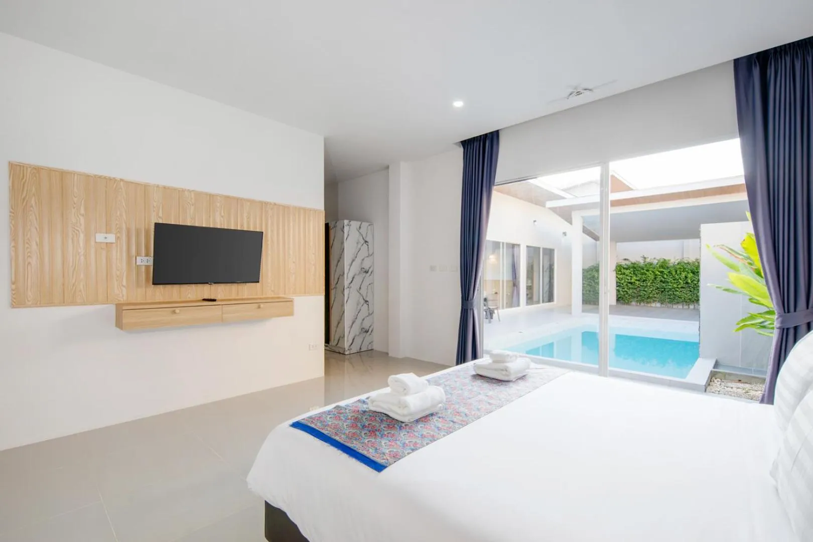 Bed in Sasi Pool Villa Phuket