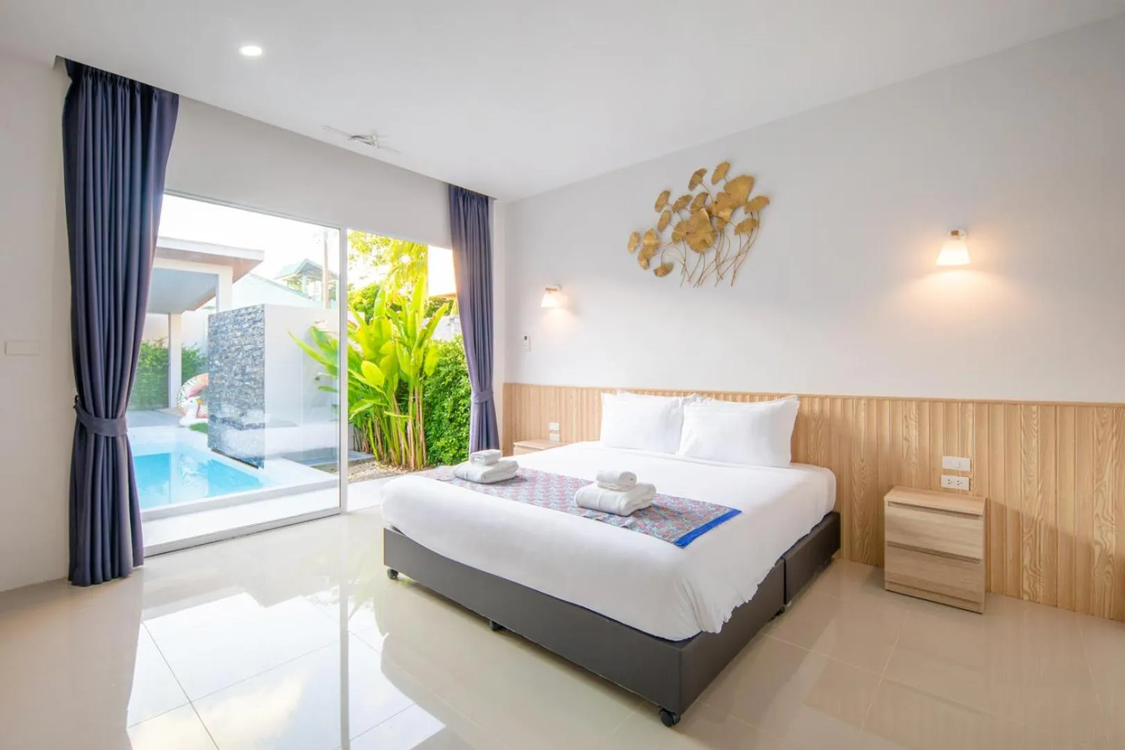 Bed in Sasi Pool Villa Phuket
