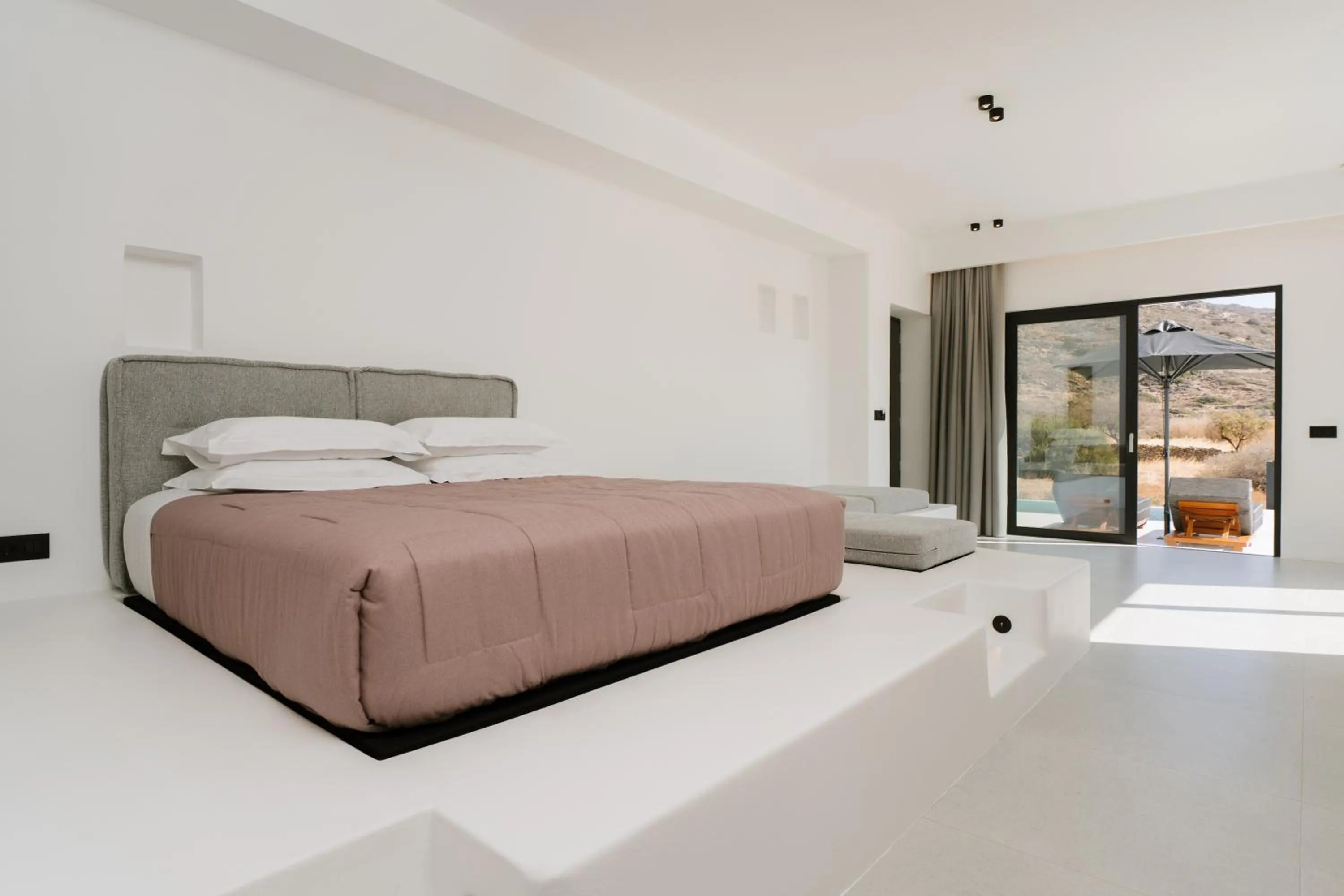 Bed in Ios Bliss