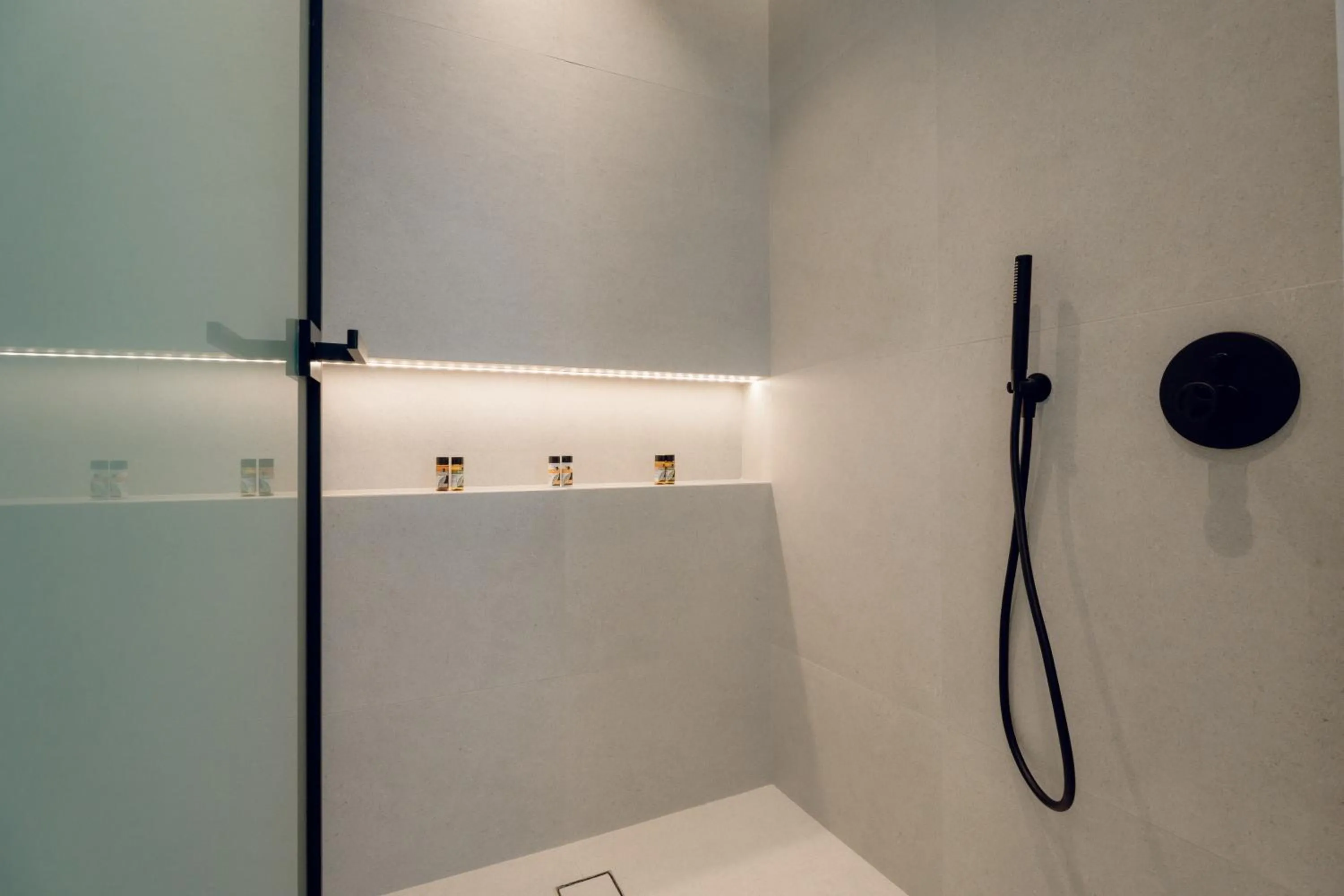 Shower in Ios Bliss