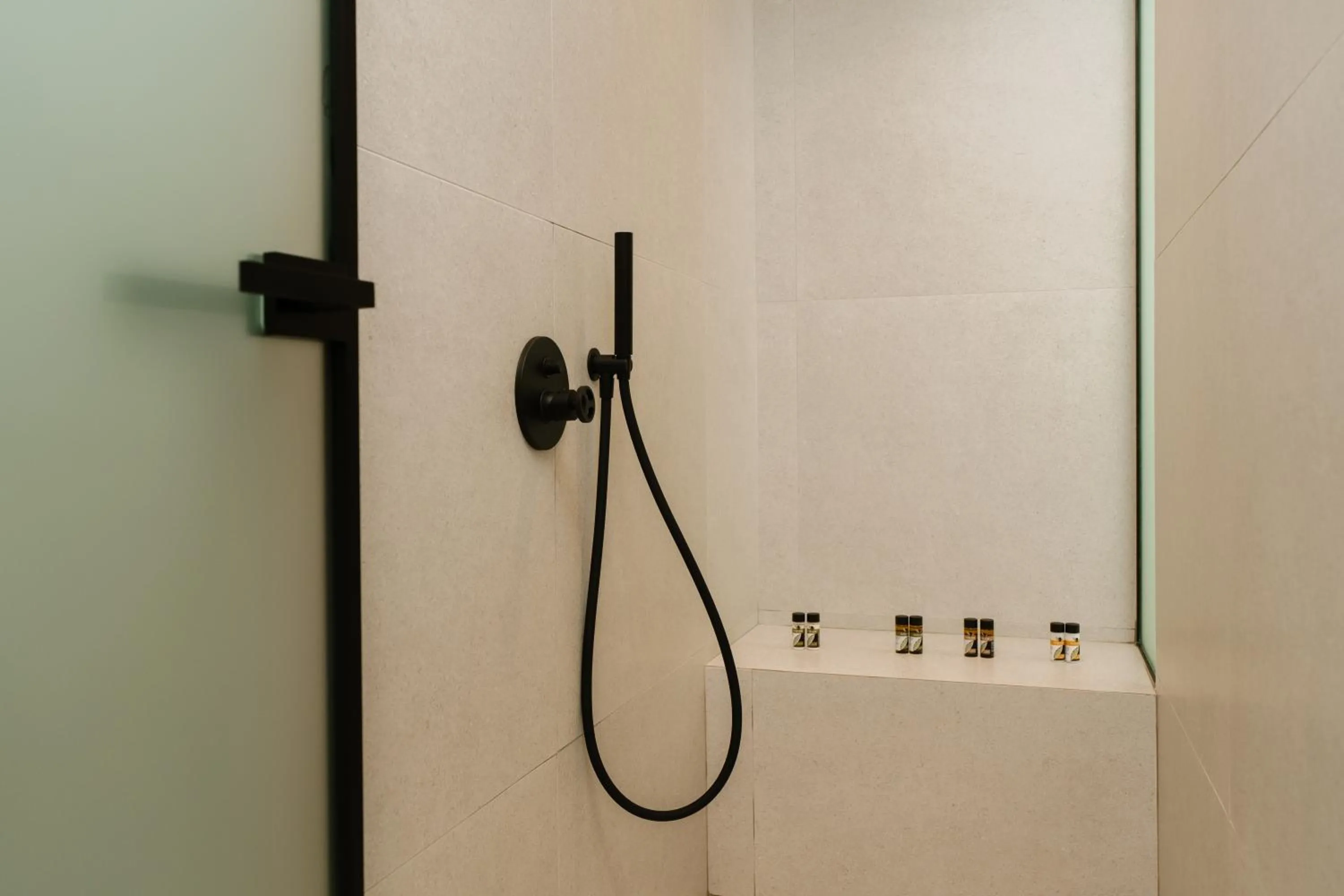 Shower in Ios Bliss