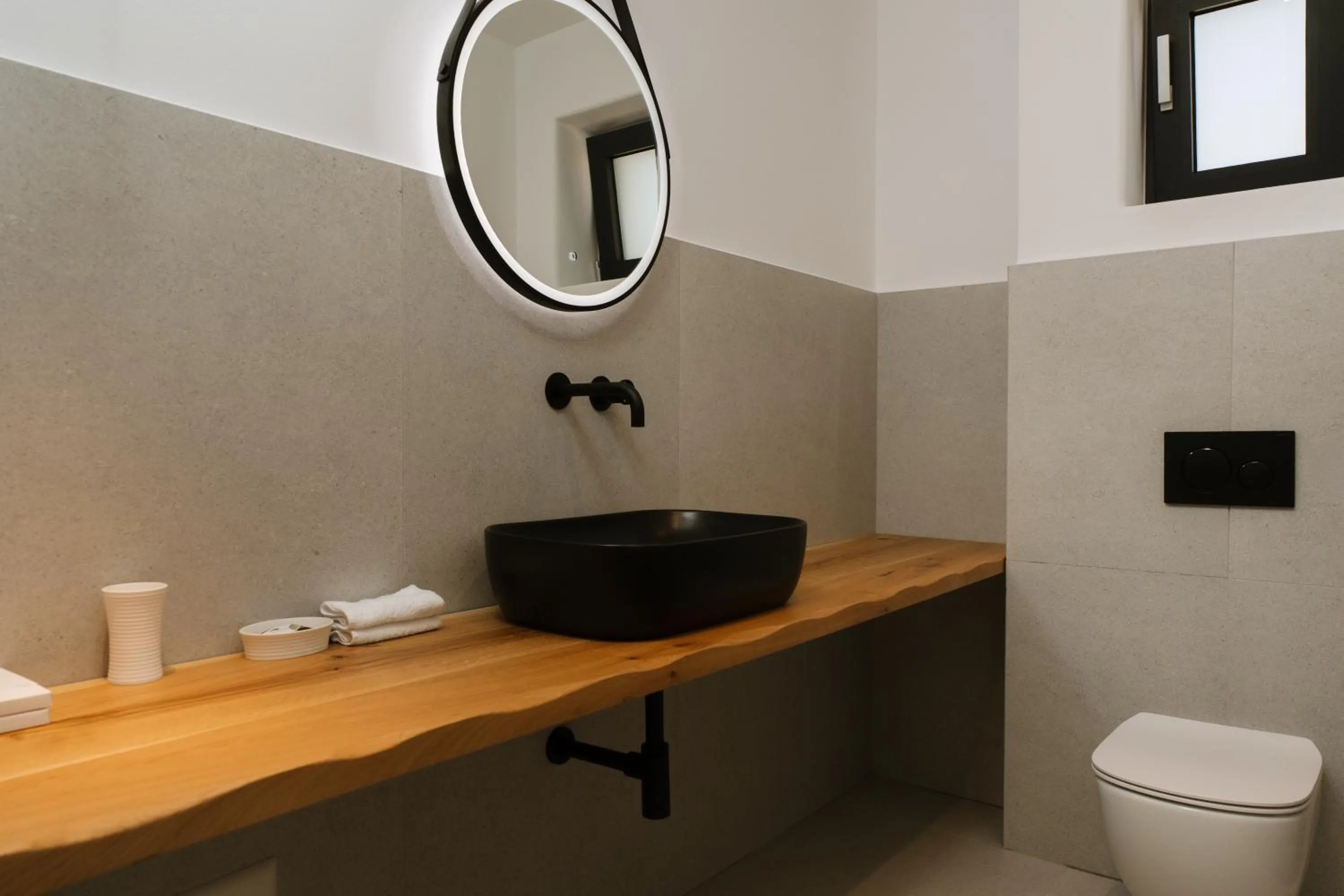 Toilet in Ios Bliss