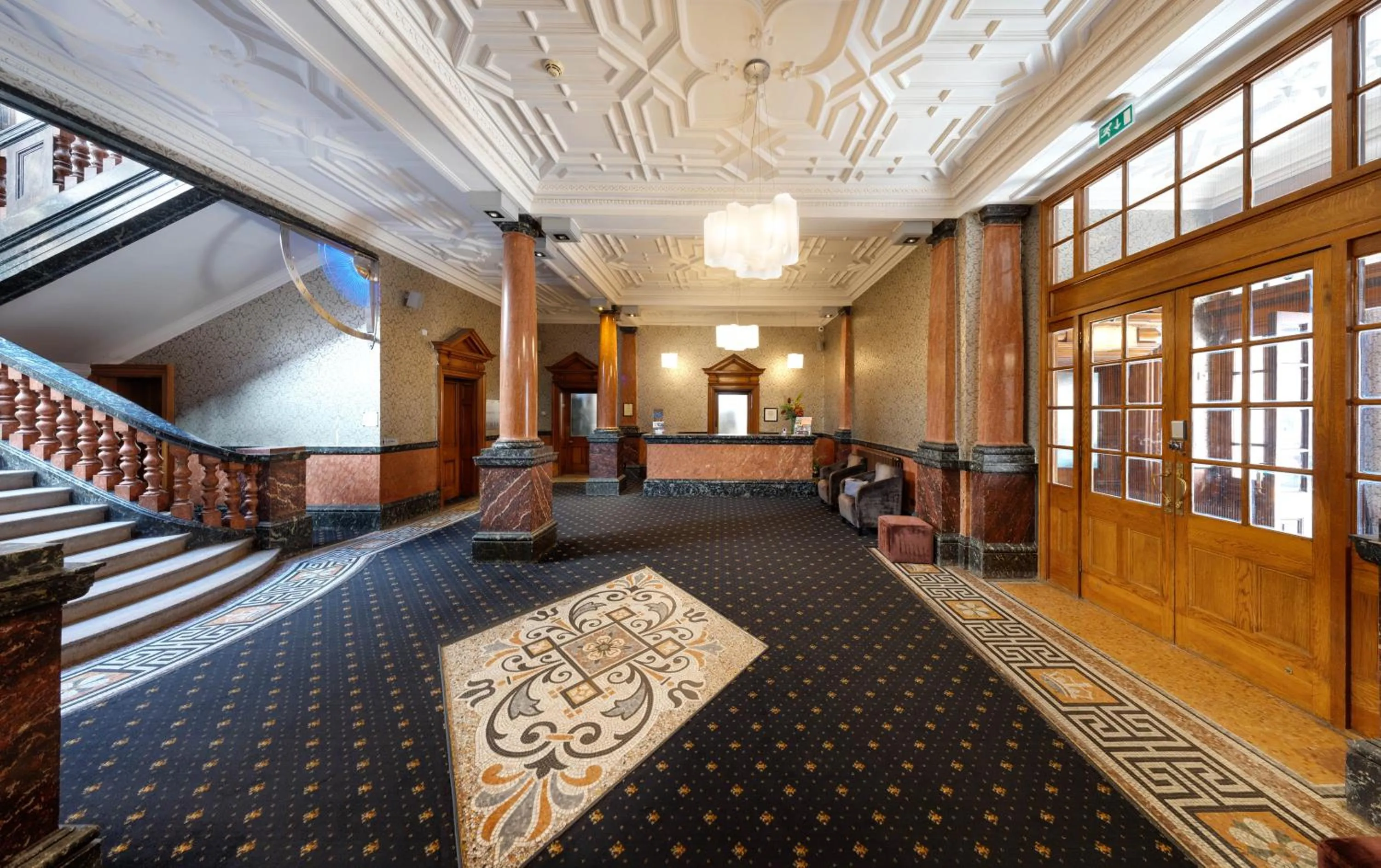 TV and multimedia in Cathedral Quarter Hotel - Derby