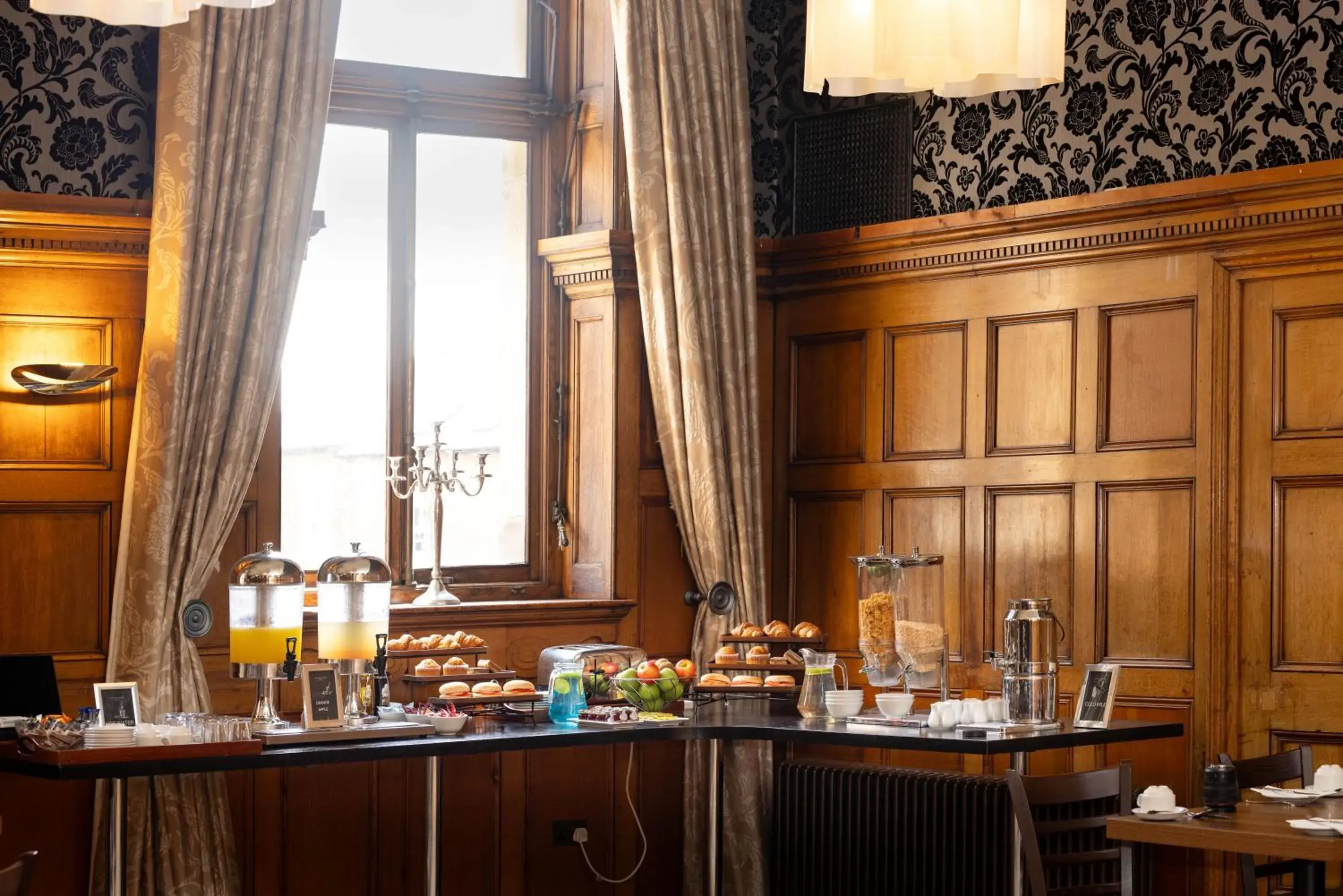 Food and drinks in Cathedral Quarter Hotel - Derby Food and drinks in Cathedral Quarter Hotel - Derby