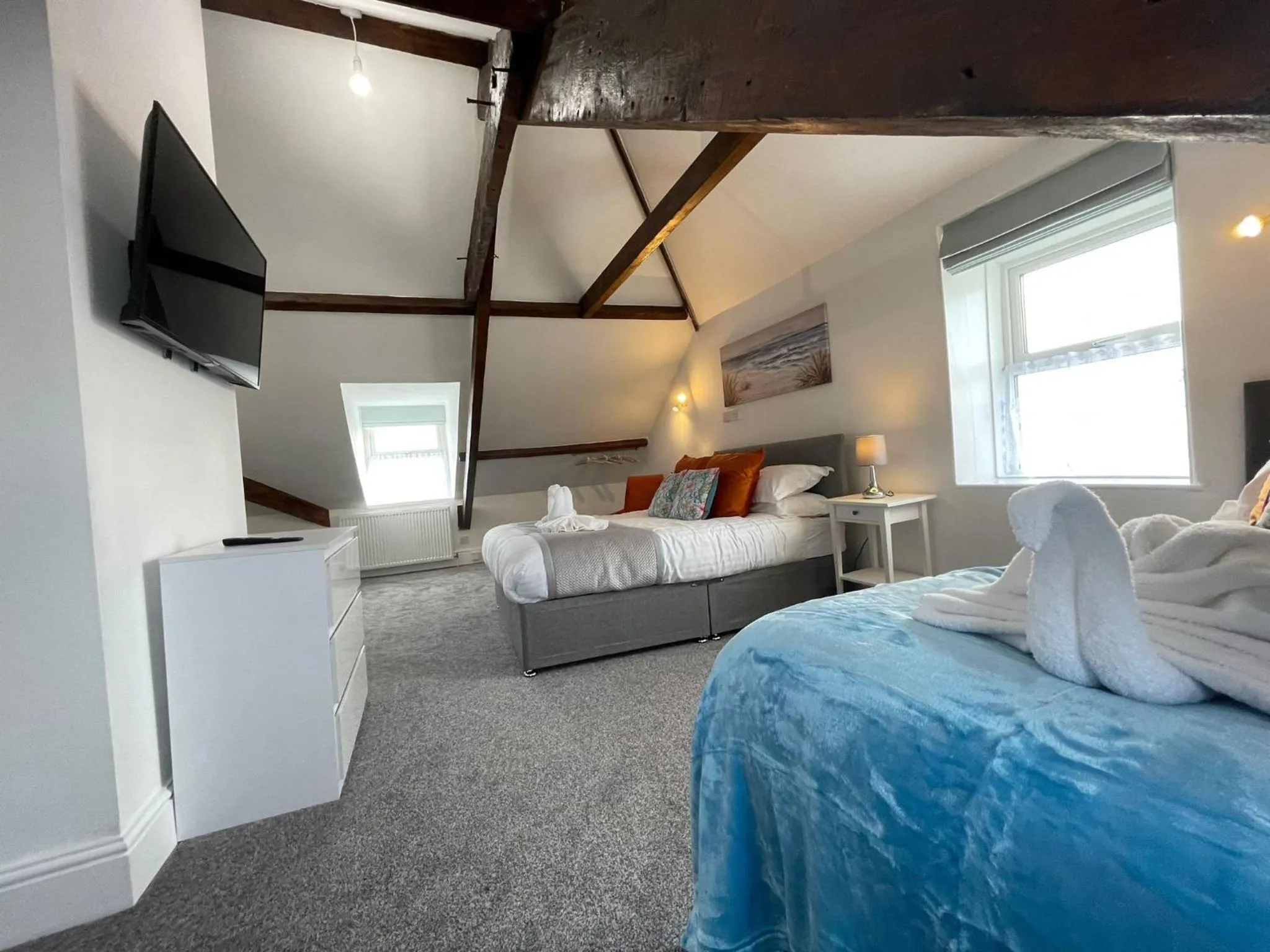 Triple Room with Private Bathroom in Tintagel Arms Bed and Breakfast