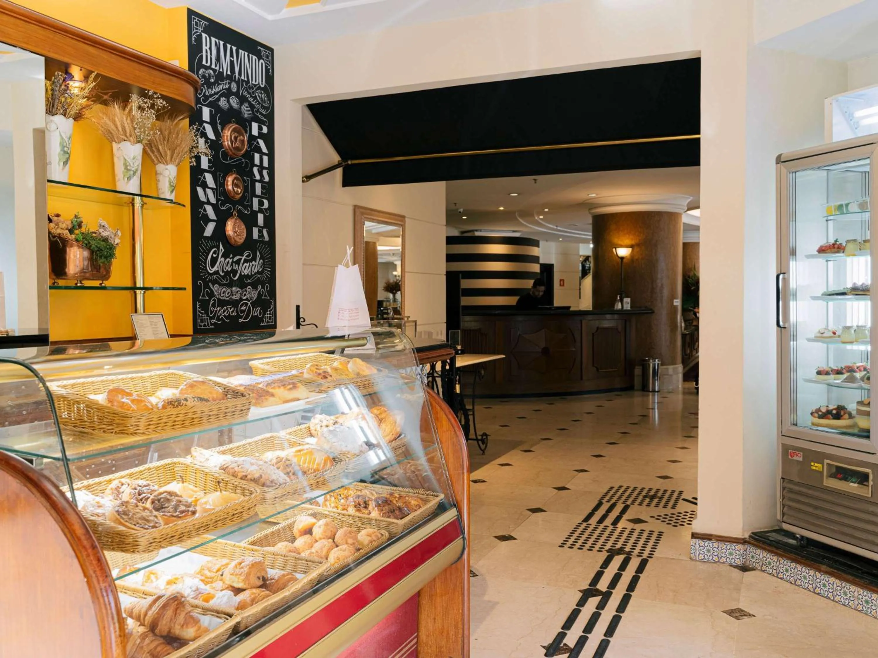 Restaurant/places to eat in Grand Mercure Sao Paulo Ibirapuera