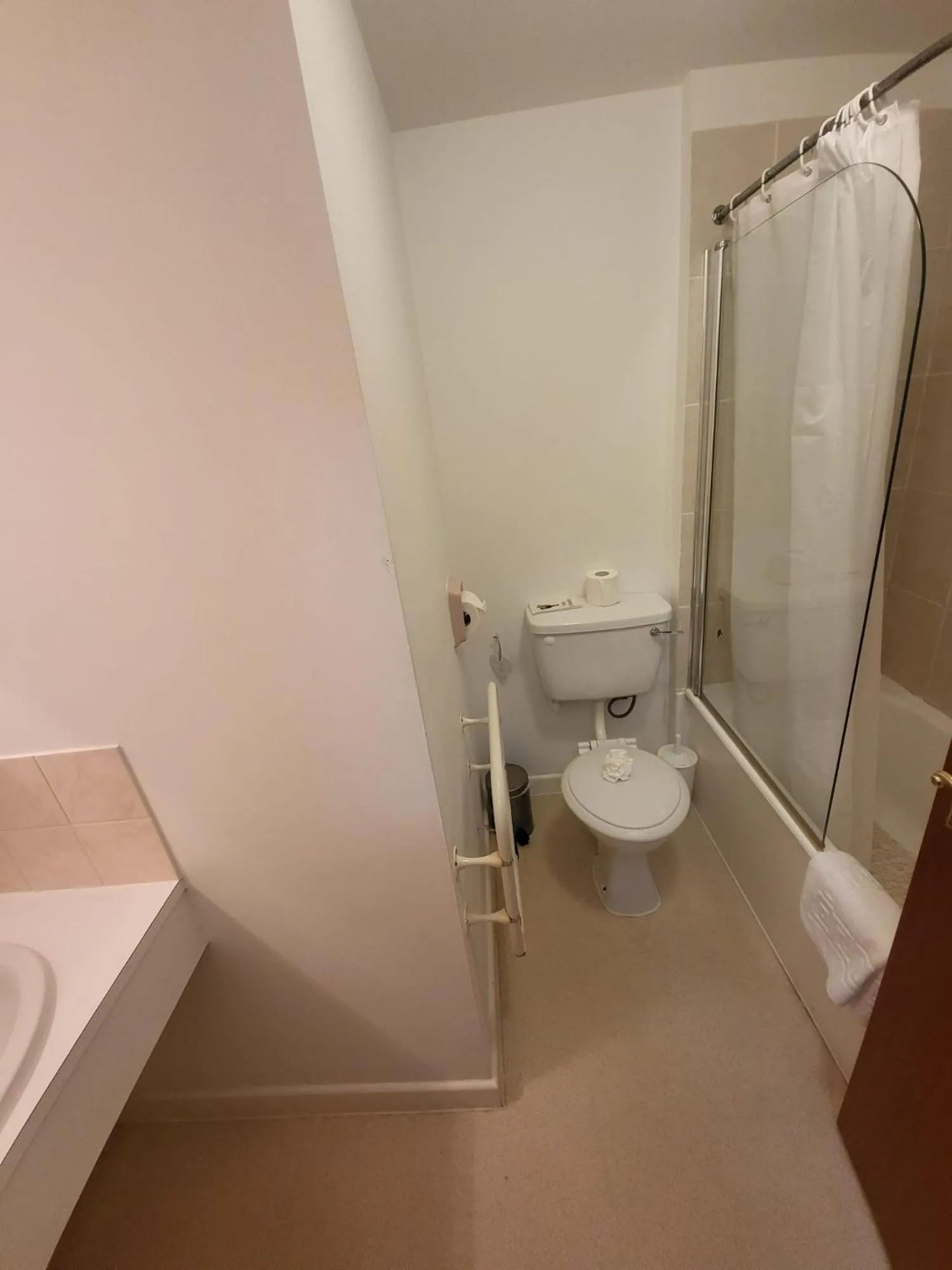 Bathroom in The Old Bank House Hotel