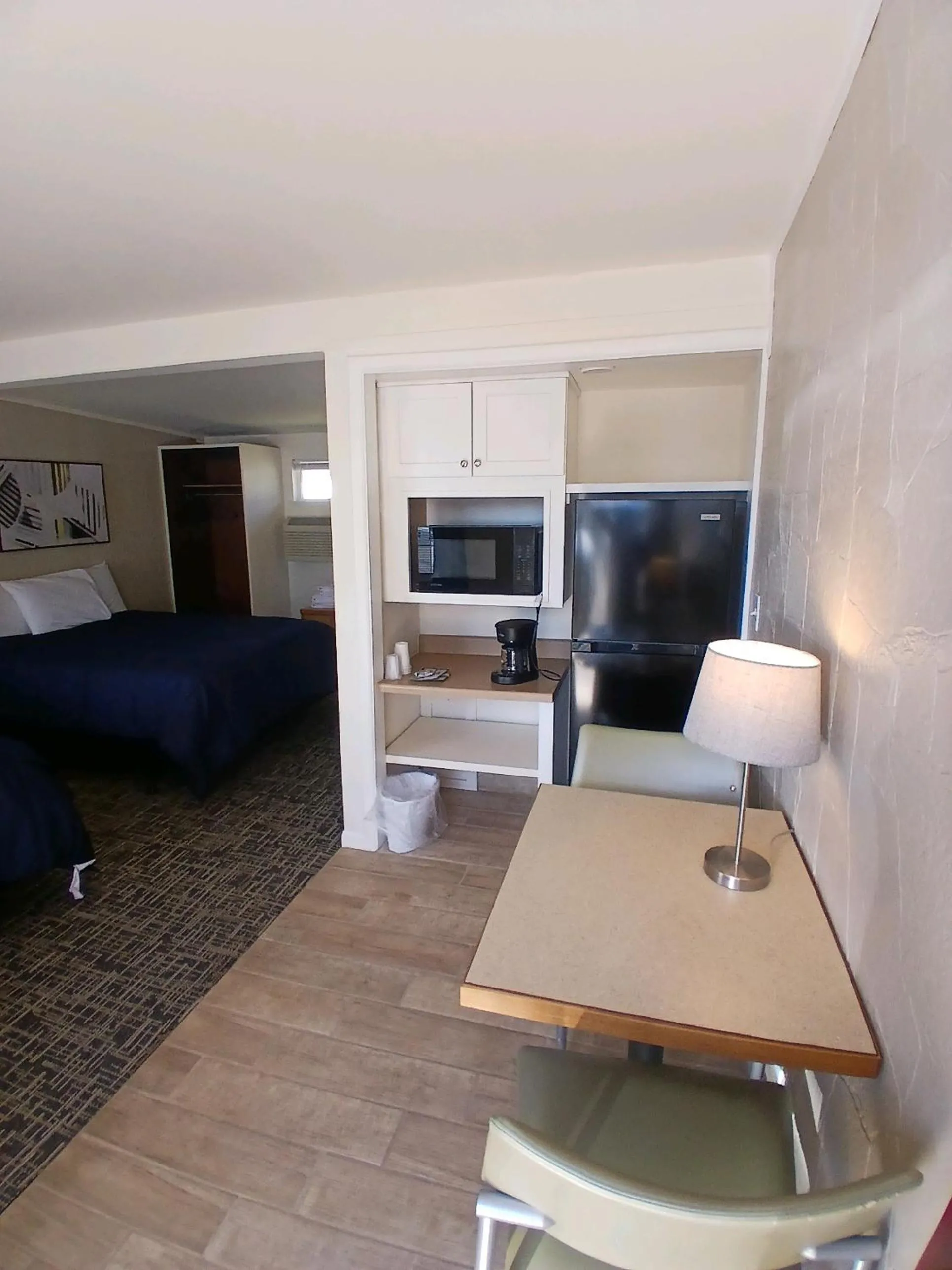 Silver Lakes Inn