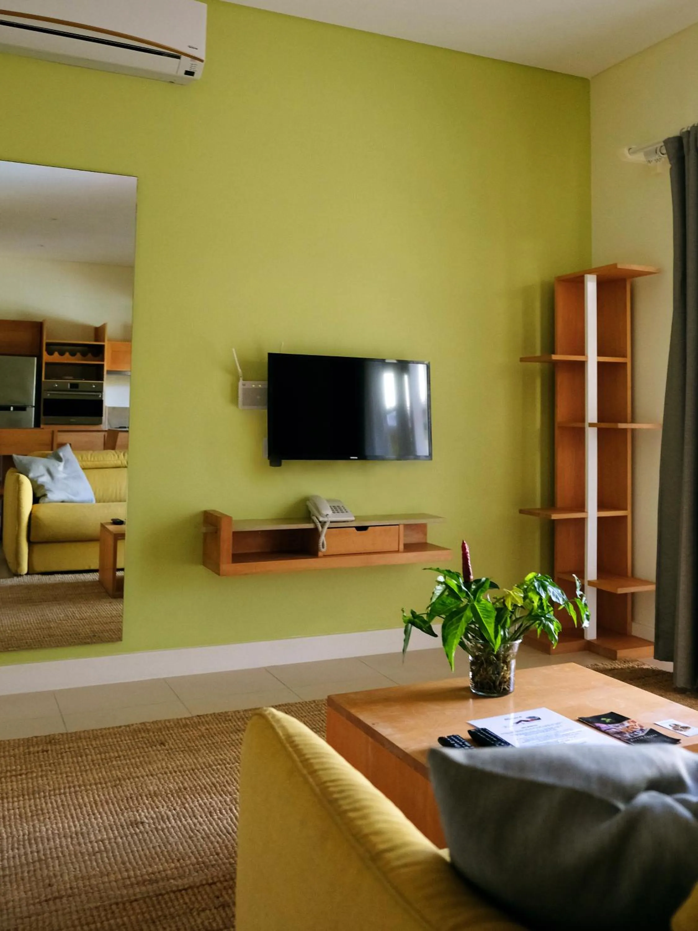 Living room, Bed in Residence Praslinoise