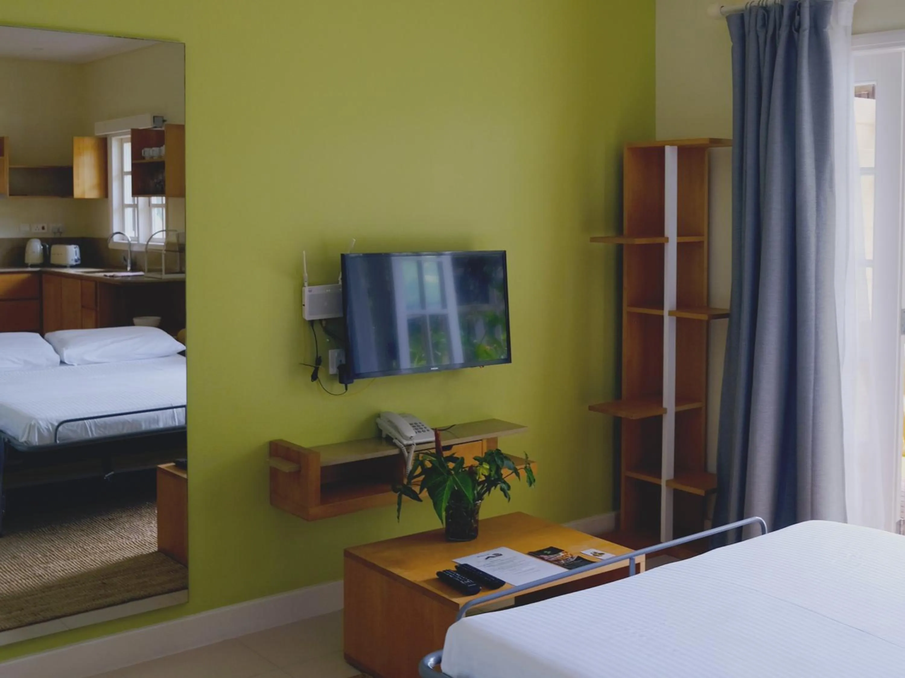 Living room, Bed in Residence Praslinoise