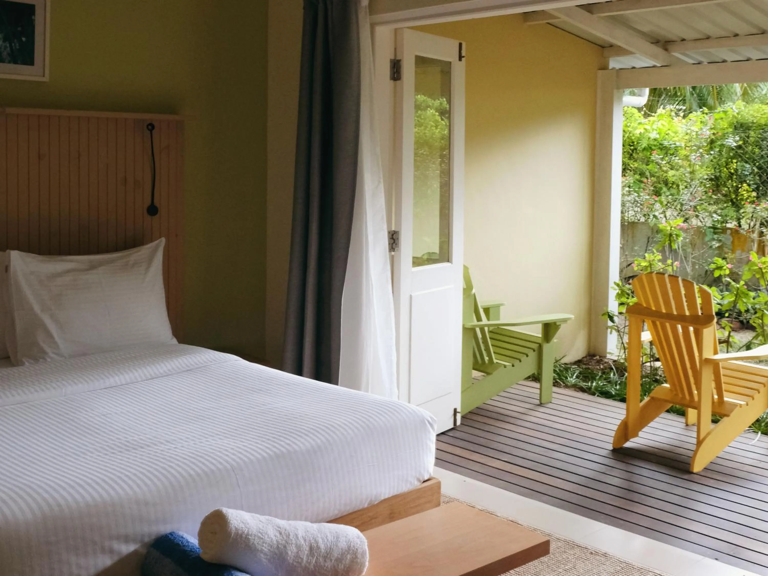 Bedroom, Bed in Residence Praslinoise