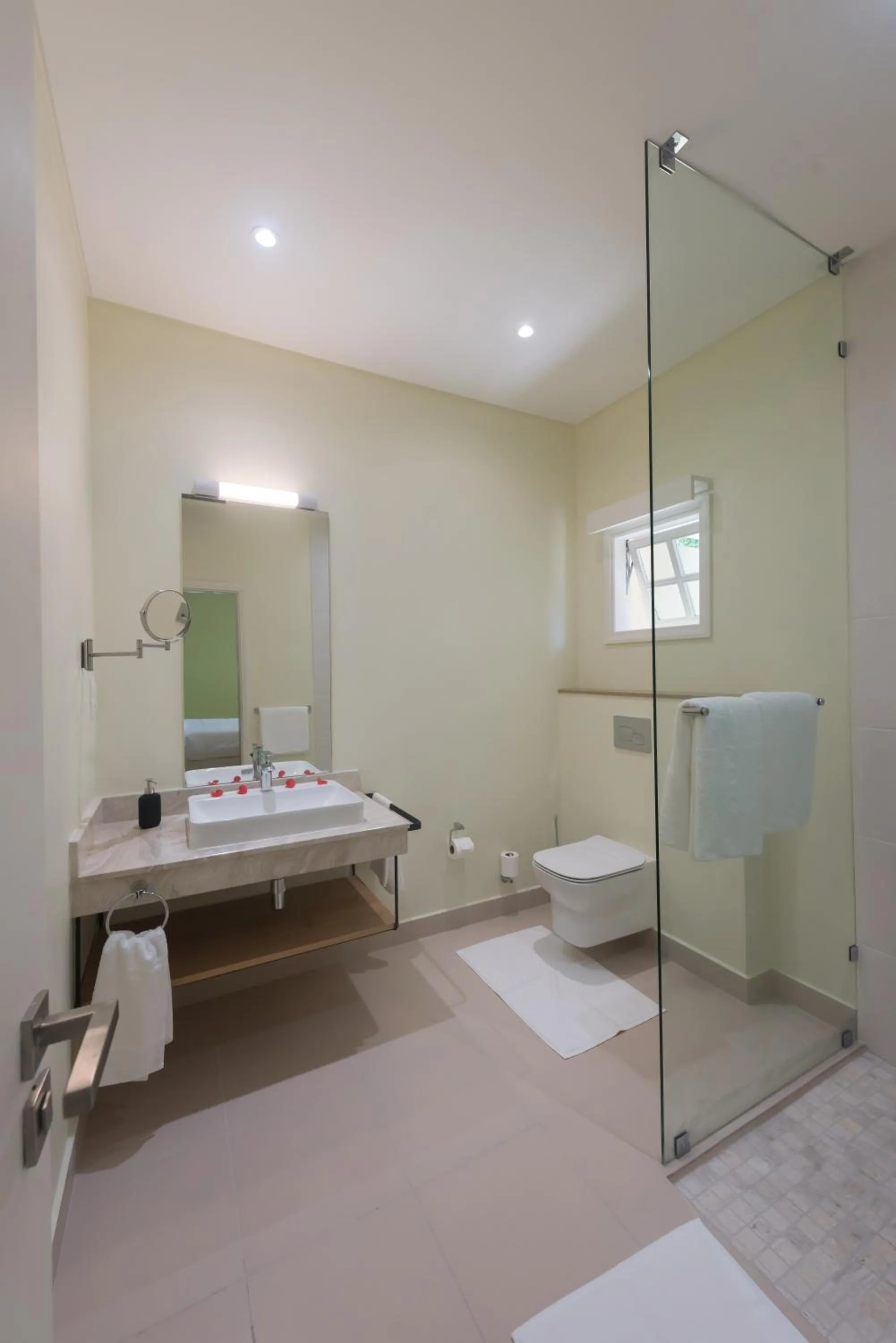 Bathroom in Residence Praslinoise