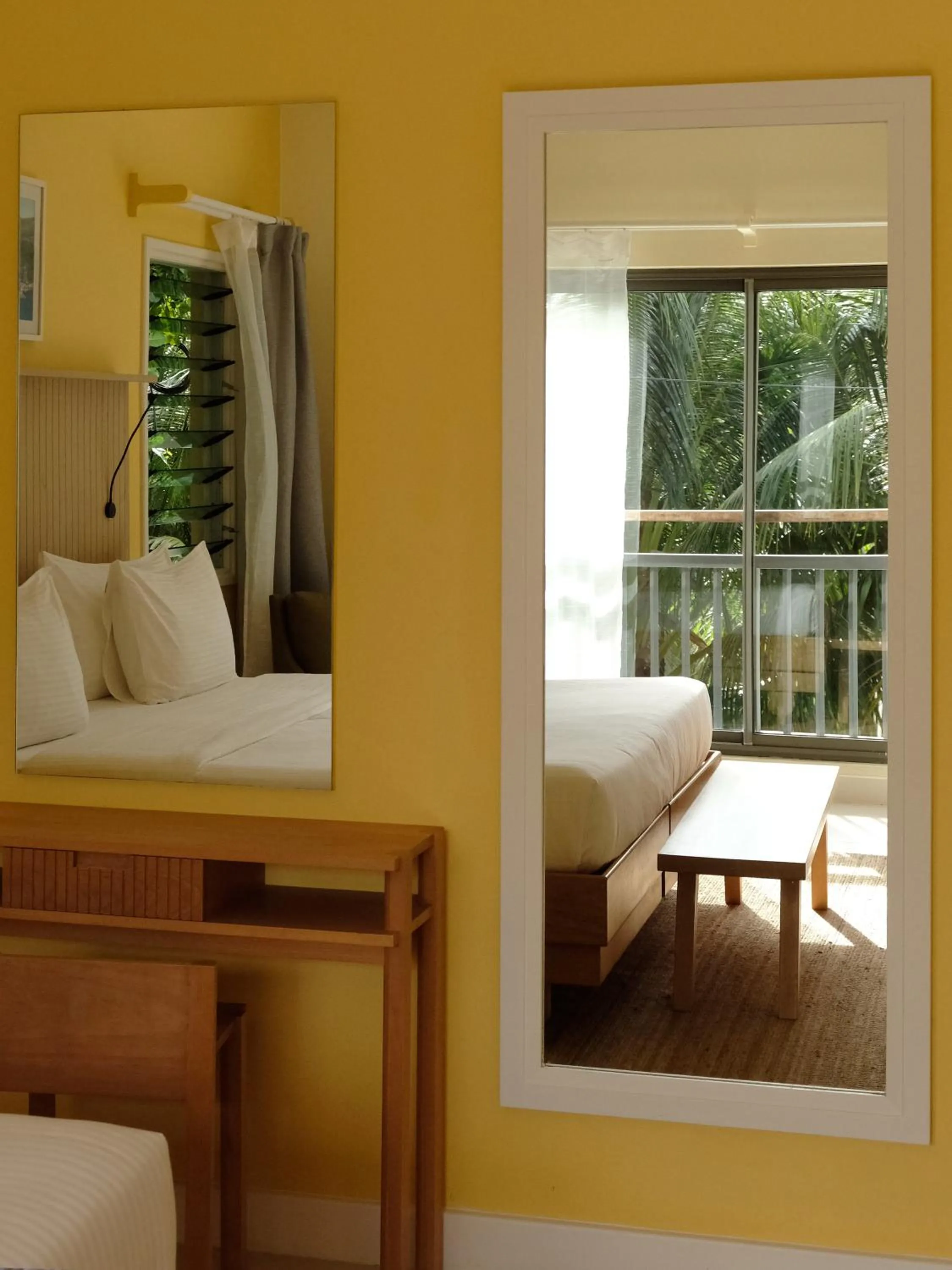 Bedroom, Bed in Residence Praslinoise