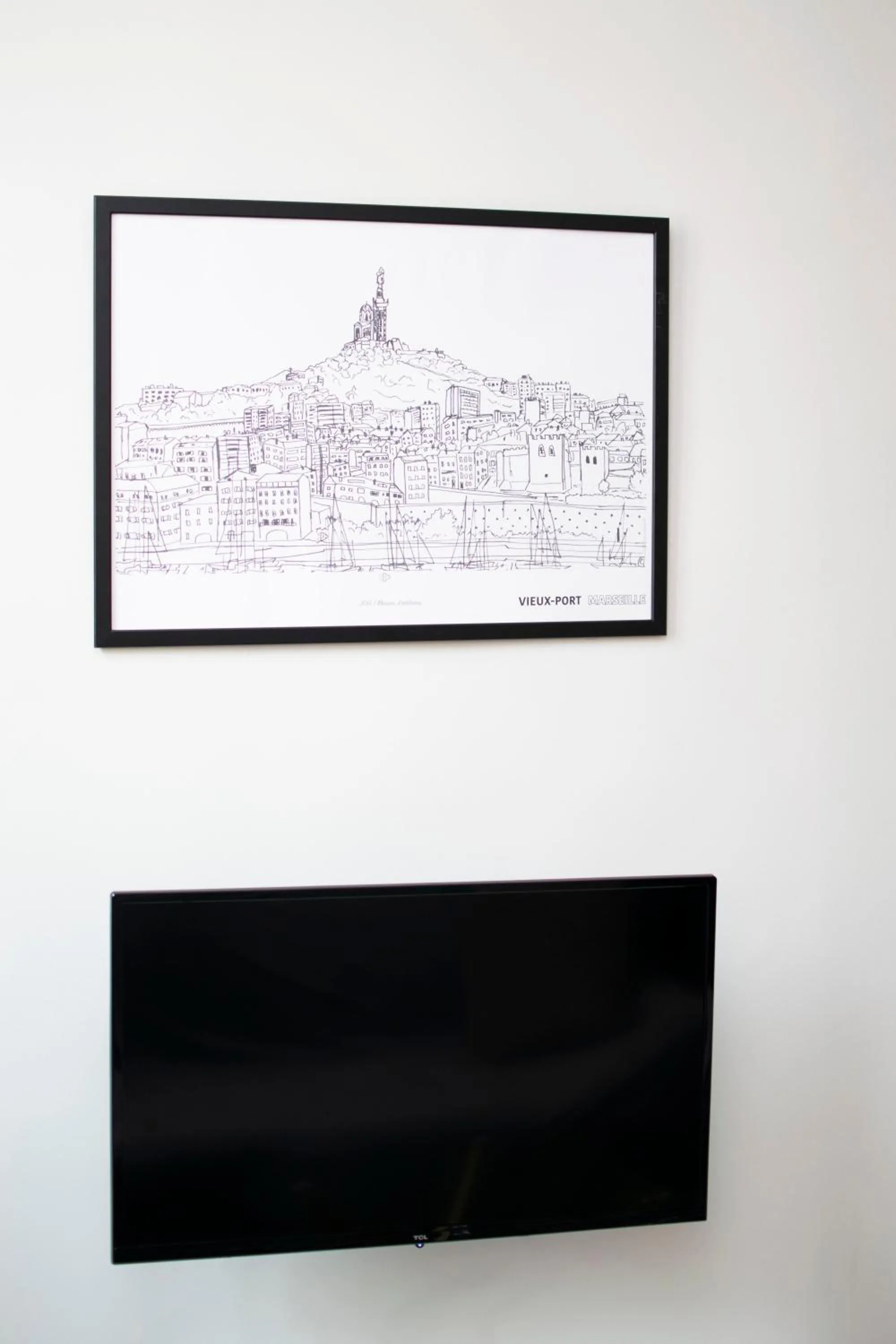 TV and multimedia in Appartement au coeur du Vieux-Port