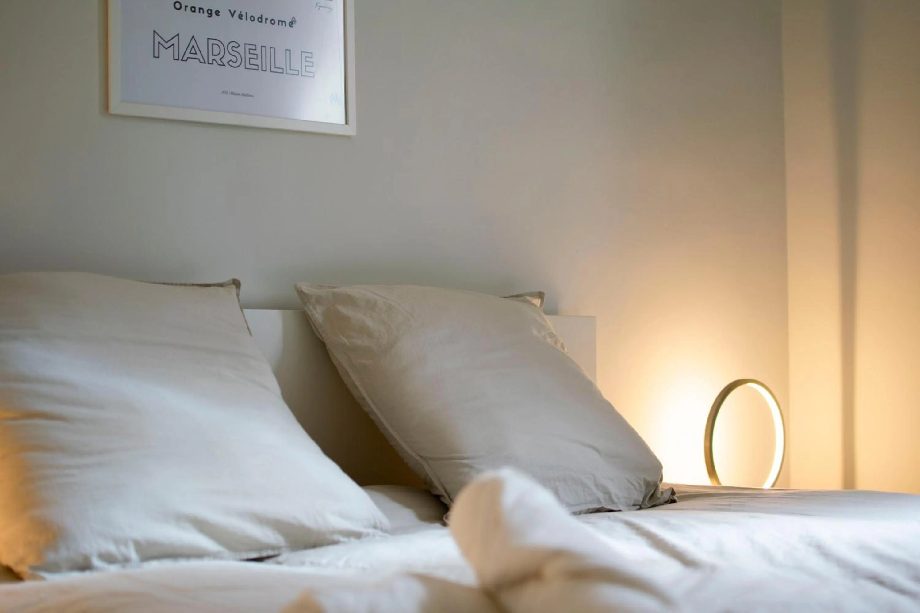 Bed in Appartement au coeur du Vieux-Port