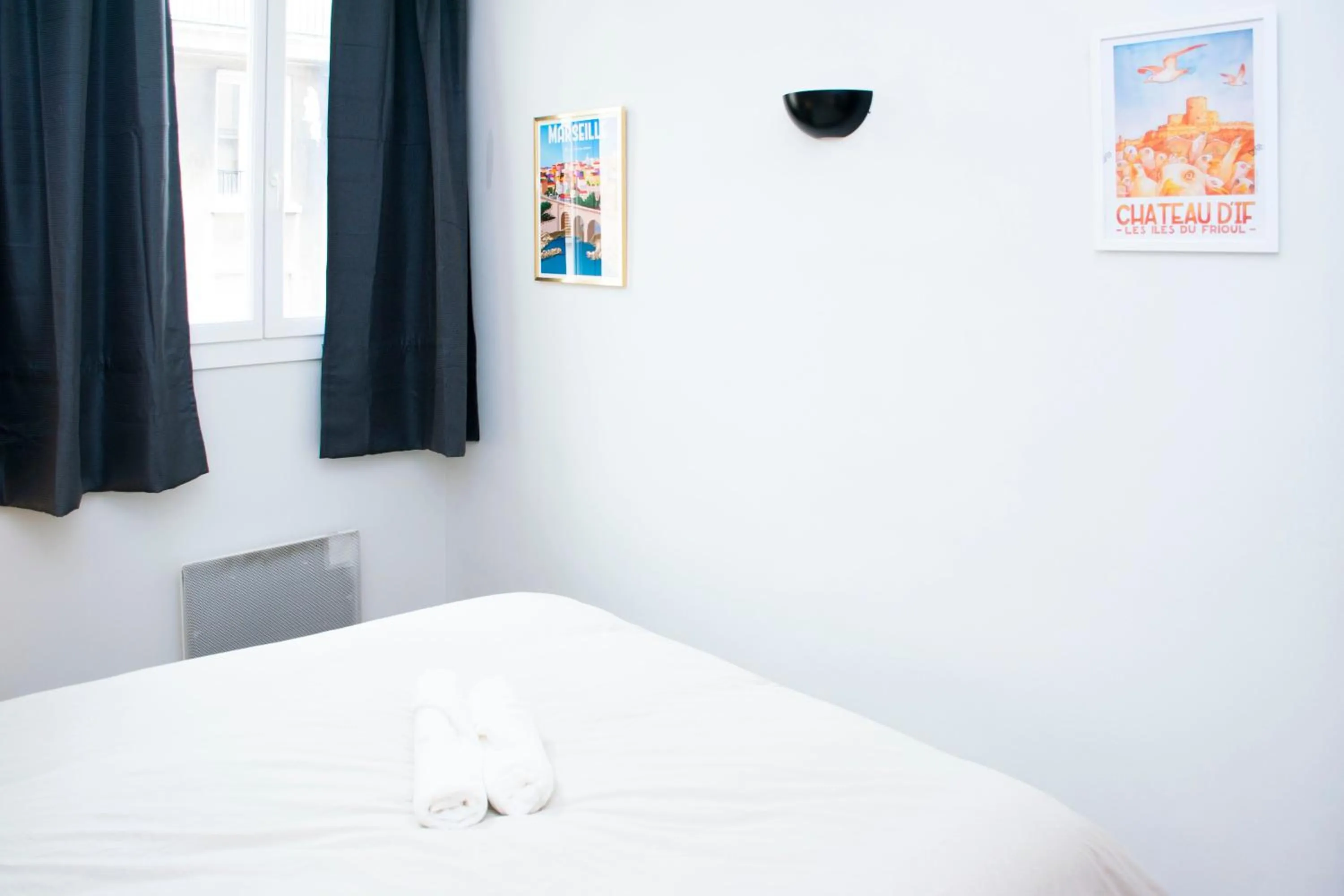 Photo of the whole room, Bed in Appartement au coeur du Vieux-Port