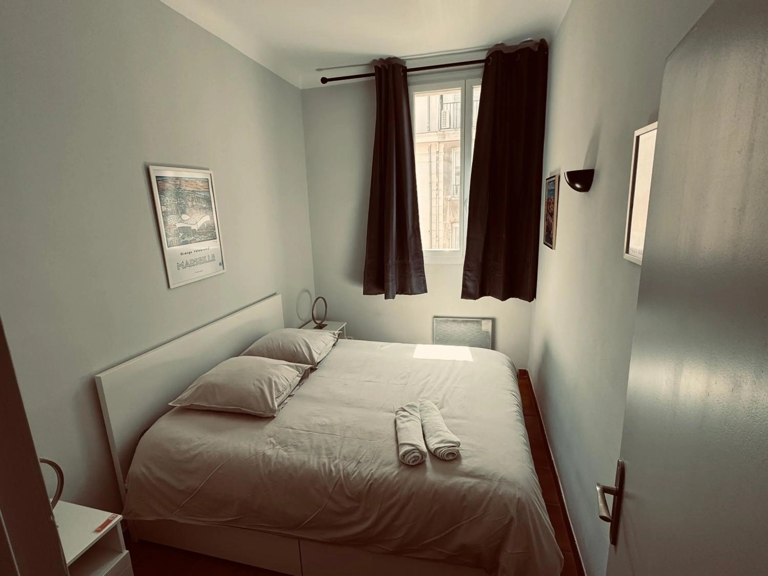 Photo of the whole room, Bed in Appartement au coeur du Vieux-Port