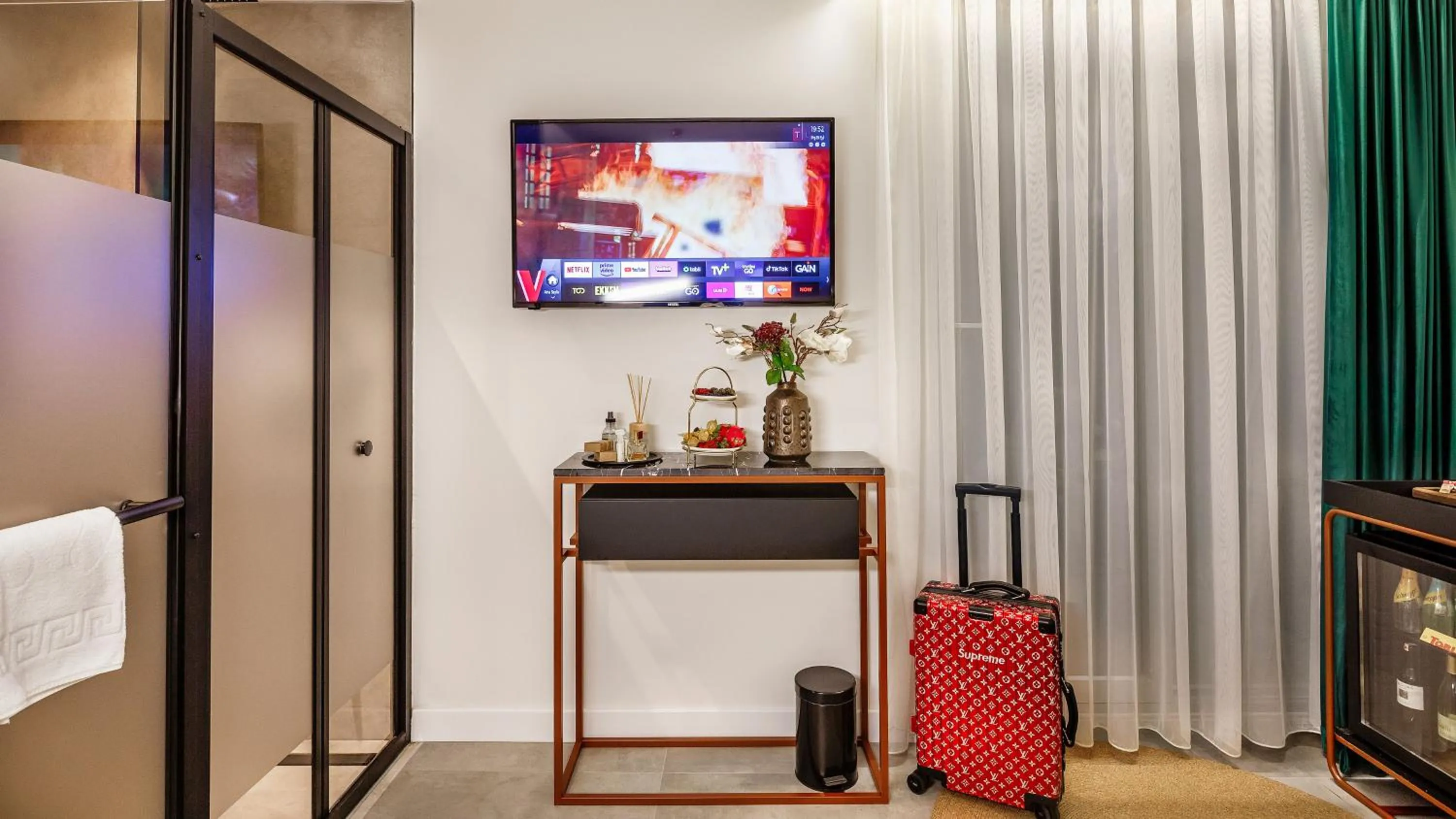 TV and multimedia in Luff Living - Adult Only 12 Plus