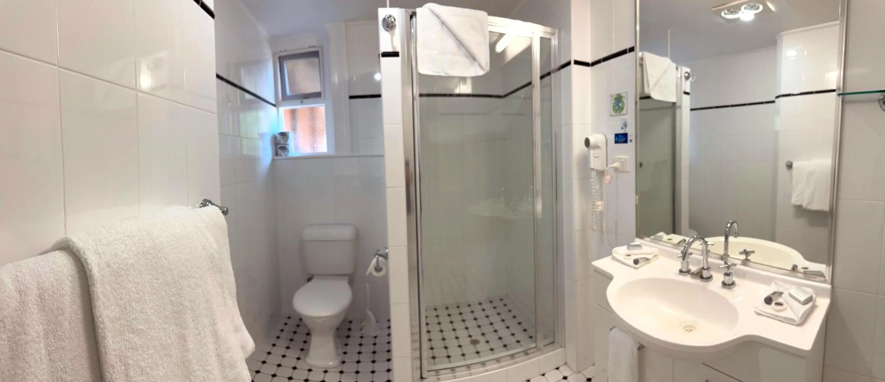 Shower in Duntryleague