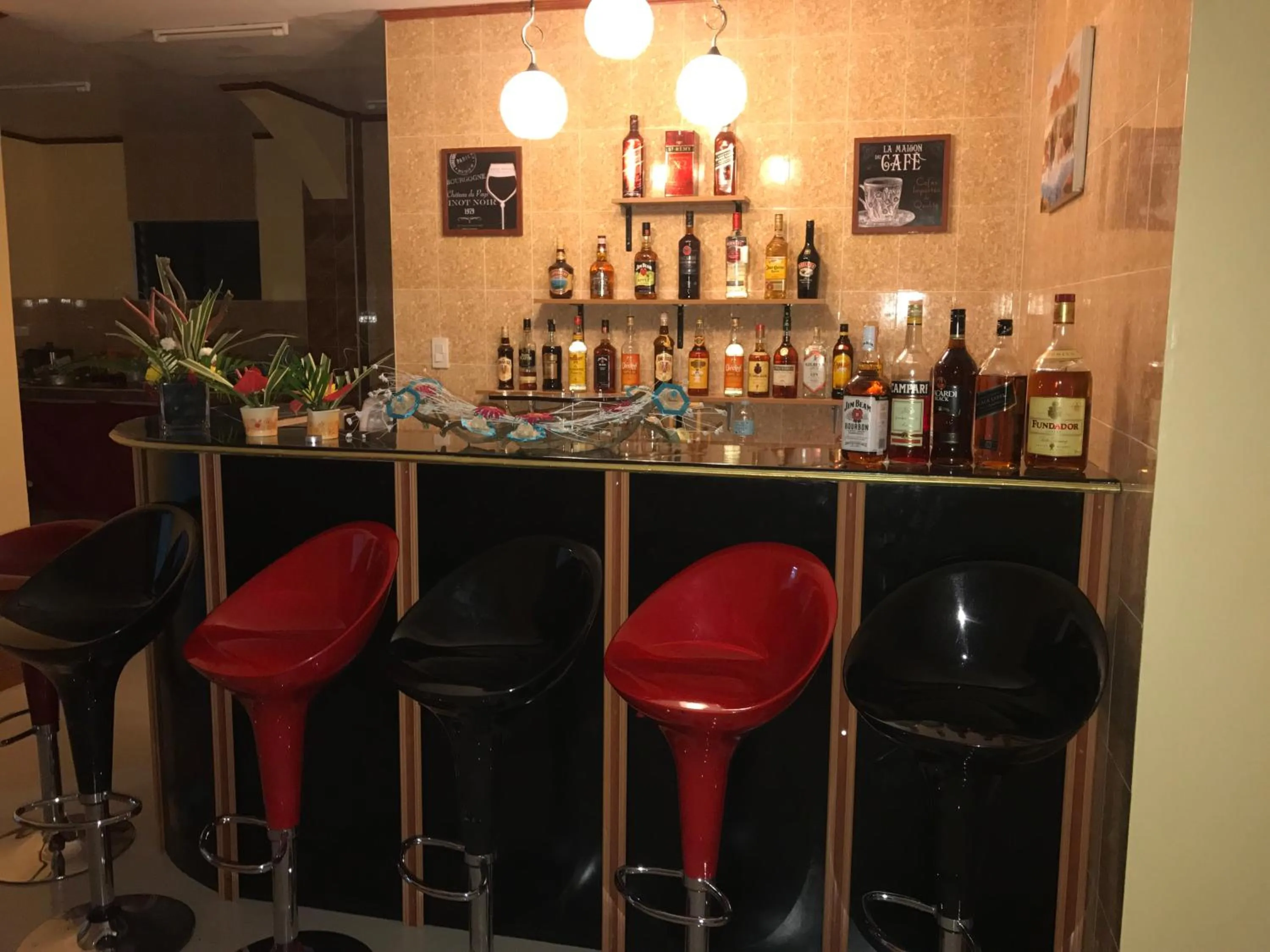 Lounge or bar in TGH Guest House Badian