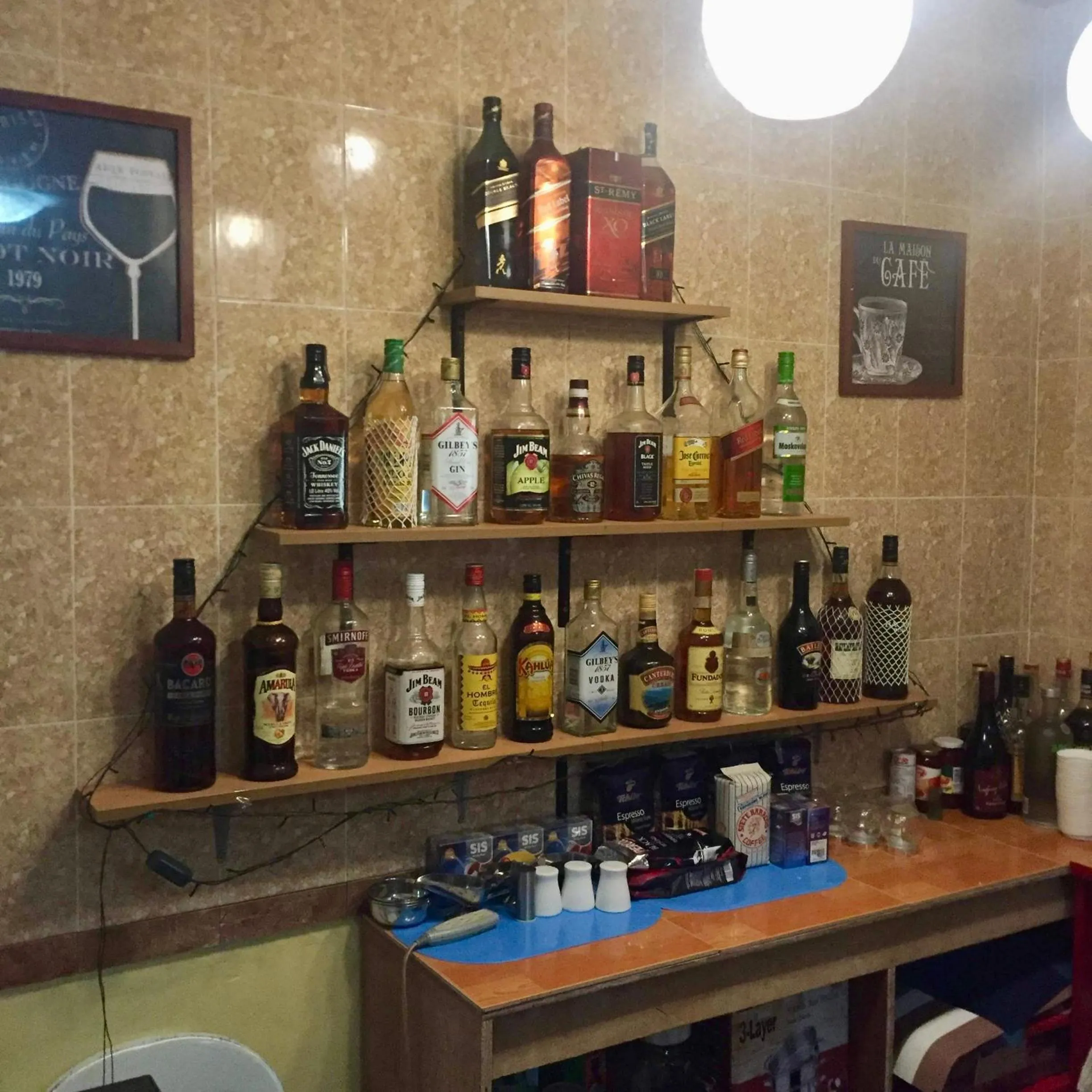 Lounge or bar in TGH Guest House Badian