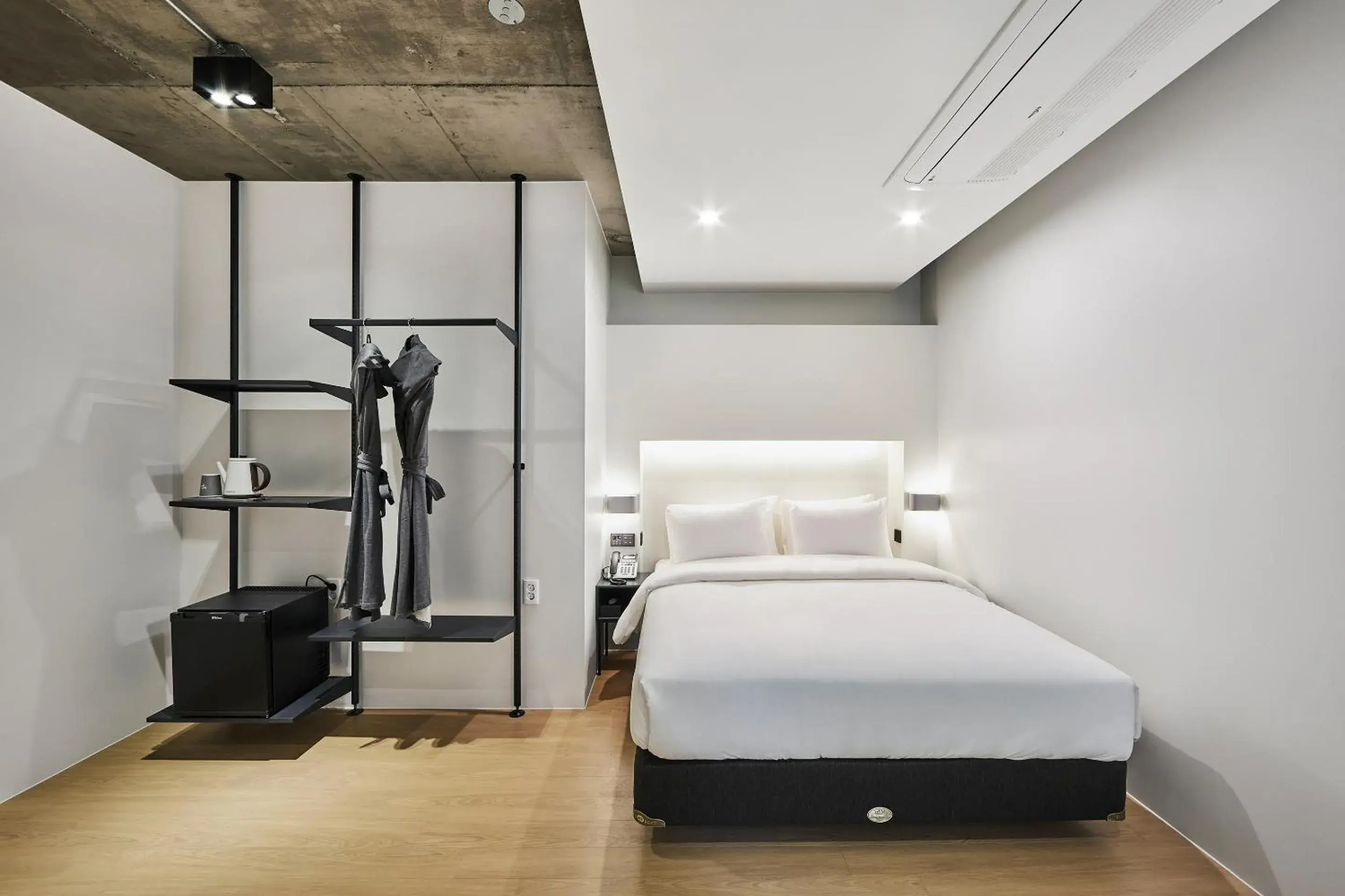 Bed in Hotel Intro Bed in Hotel Intro