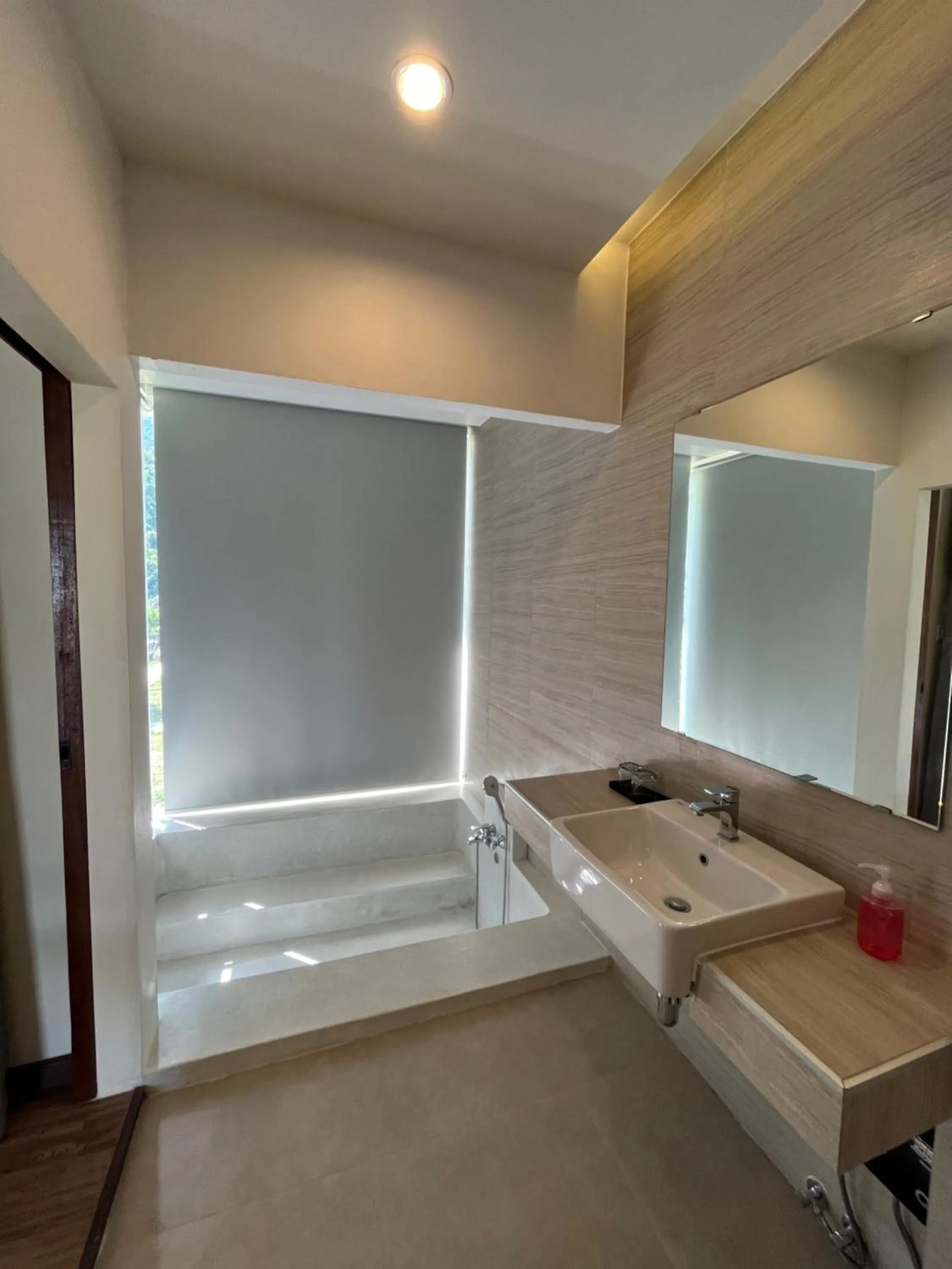 Bathroom in DOI LUANG SCENE