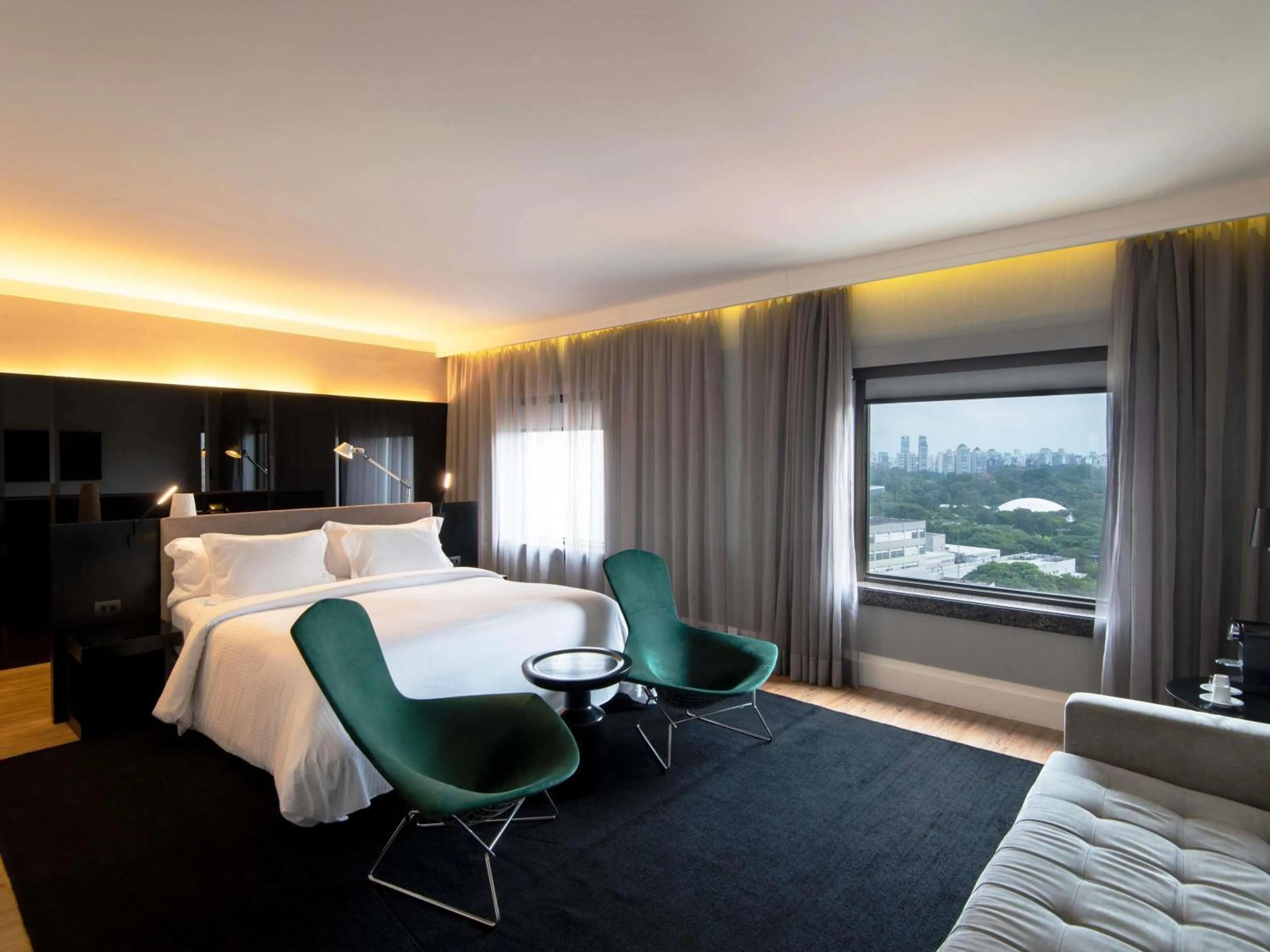 Photo of the whole room, Bed in Pullman Sao Paulo Ibirapuera