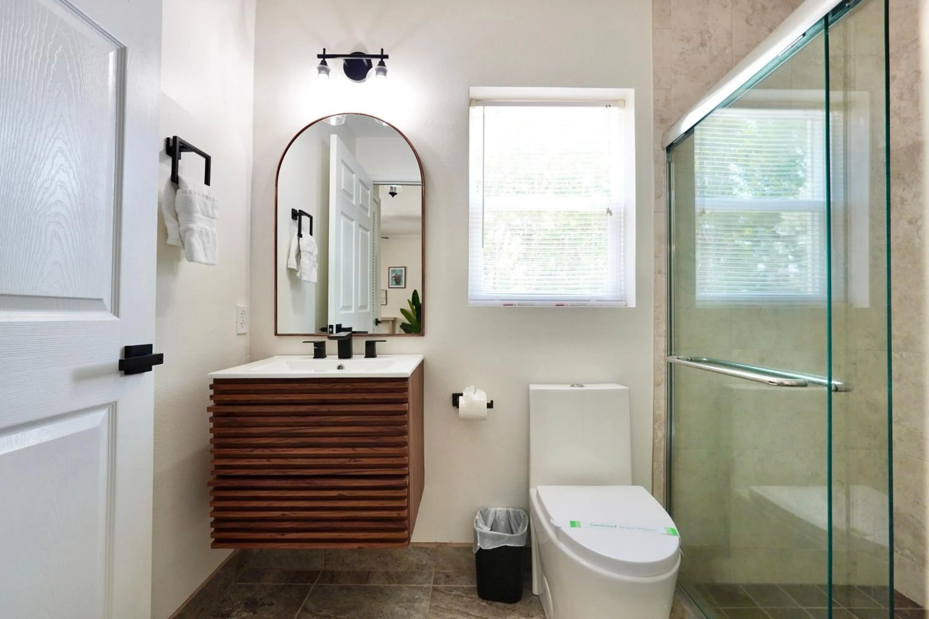 Bathroom in Villa Olivō -2BR Modern Luxury-River & Ocean Access