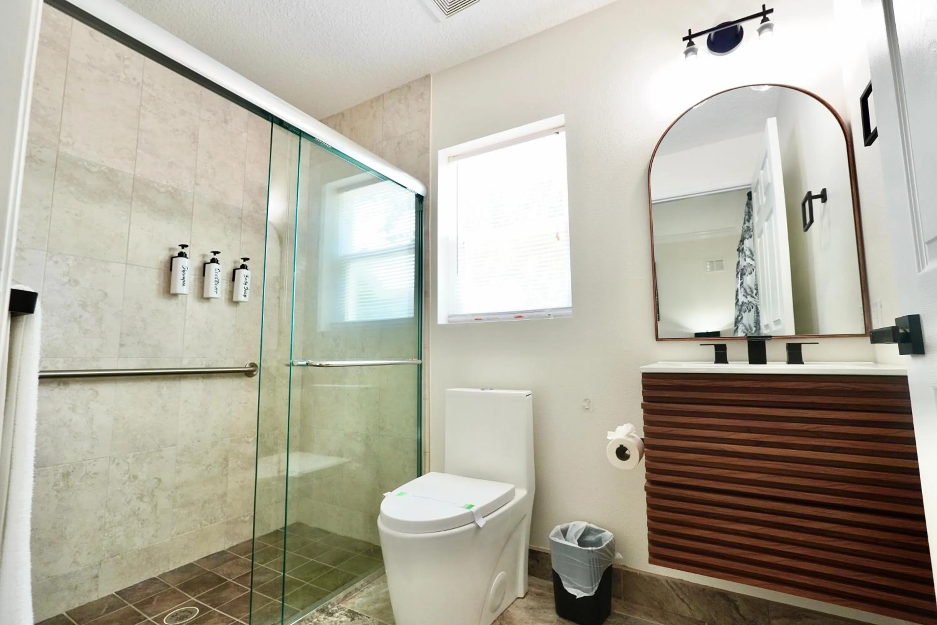 Bathroom in Villa Olivō -2BR Modern Luxury-River & Ocean Access