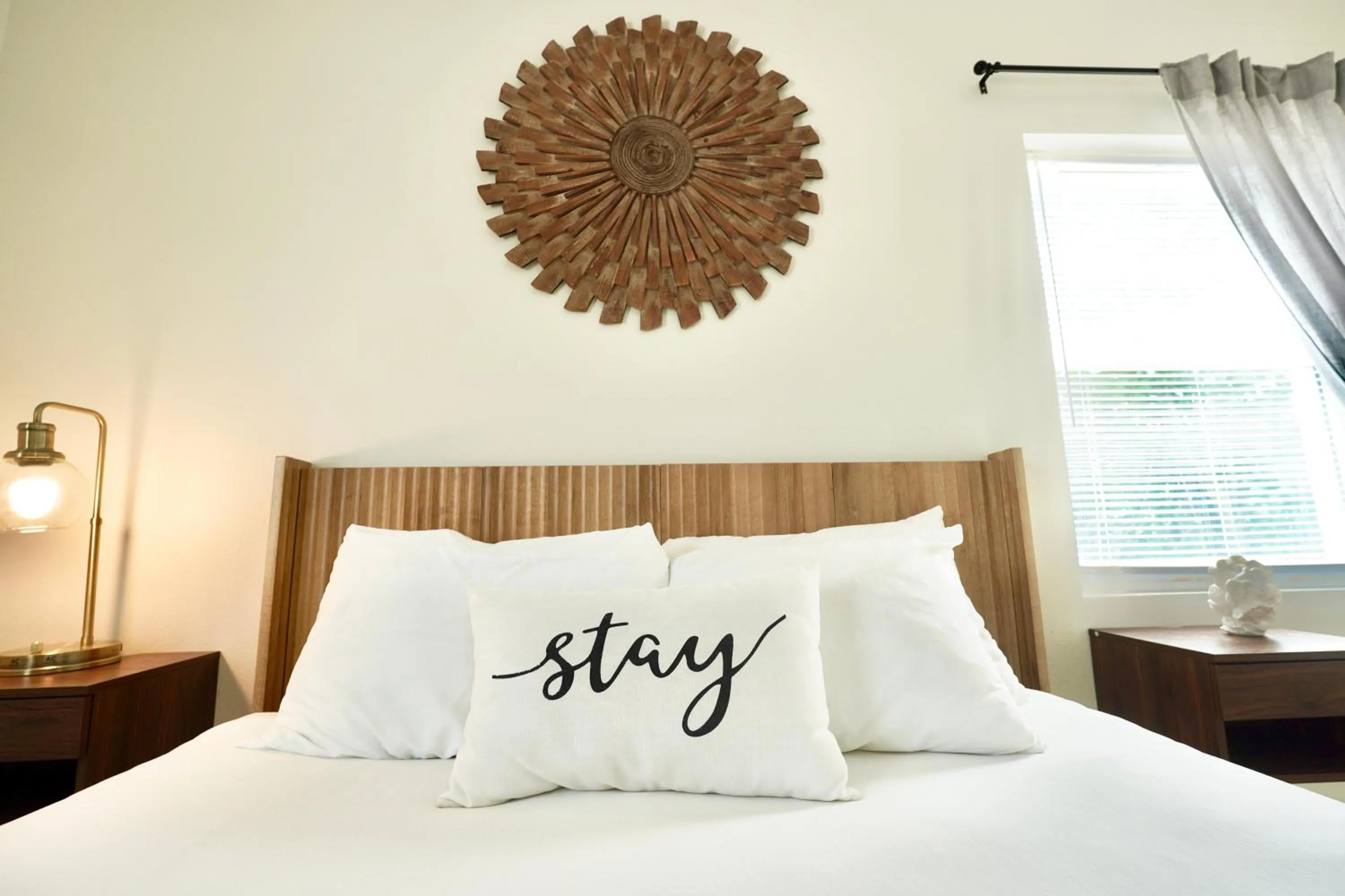 Bed in Villa Olivō -2BR Modern Luxury-River & Ocean Access
