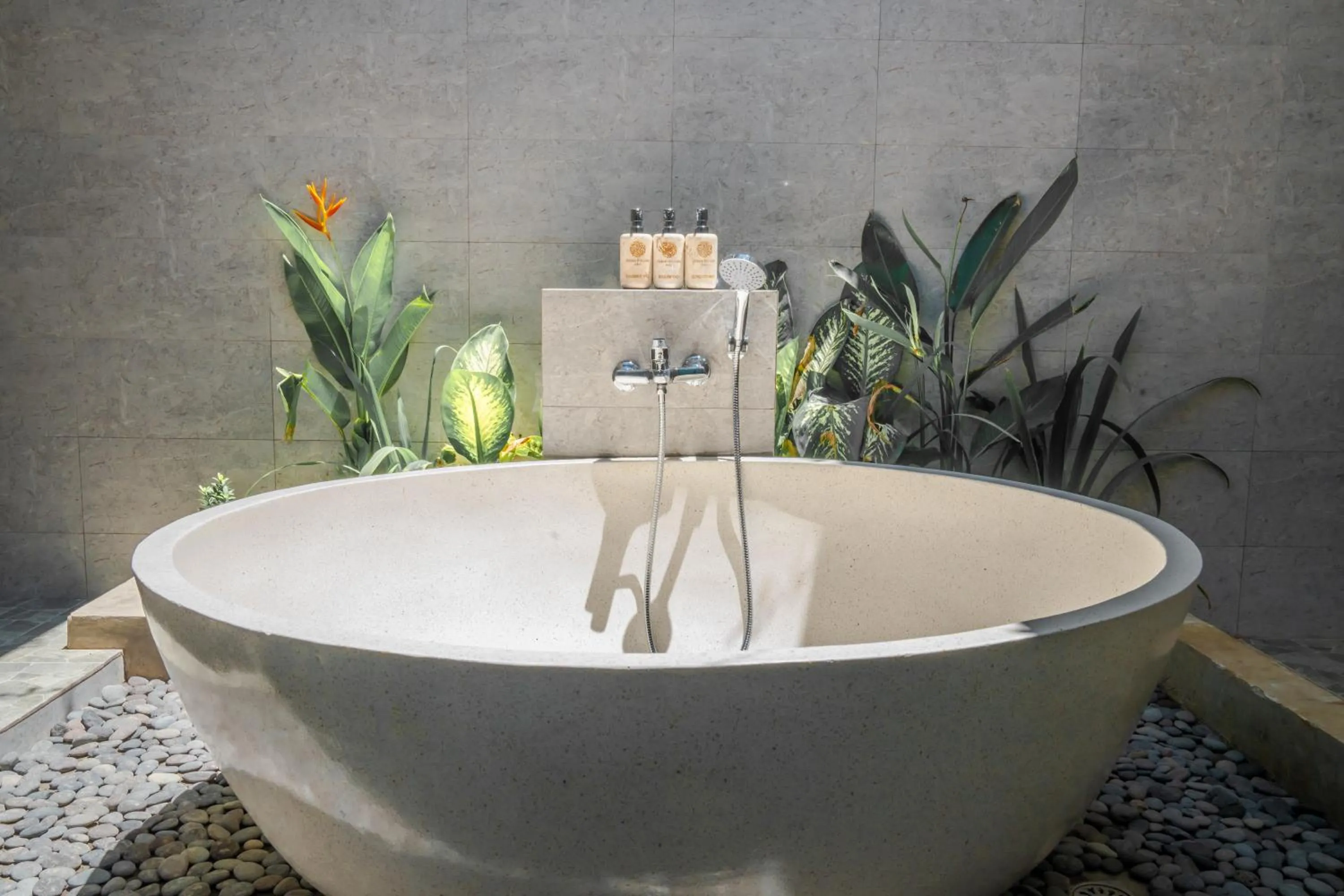 Bath in Ocean Paradise Bali