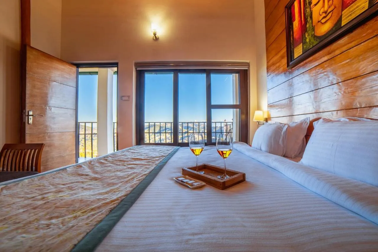 Bed in Dhanachuli Retreat