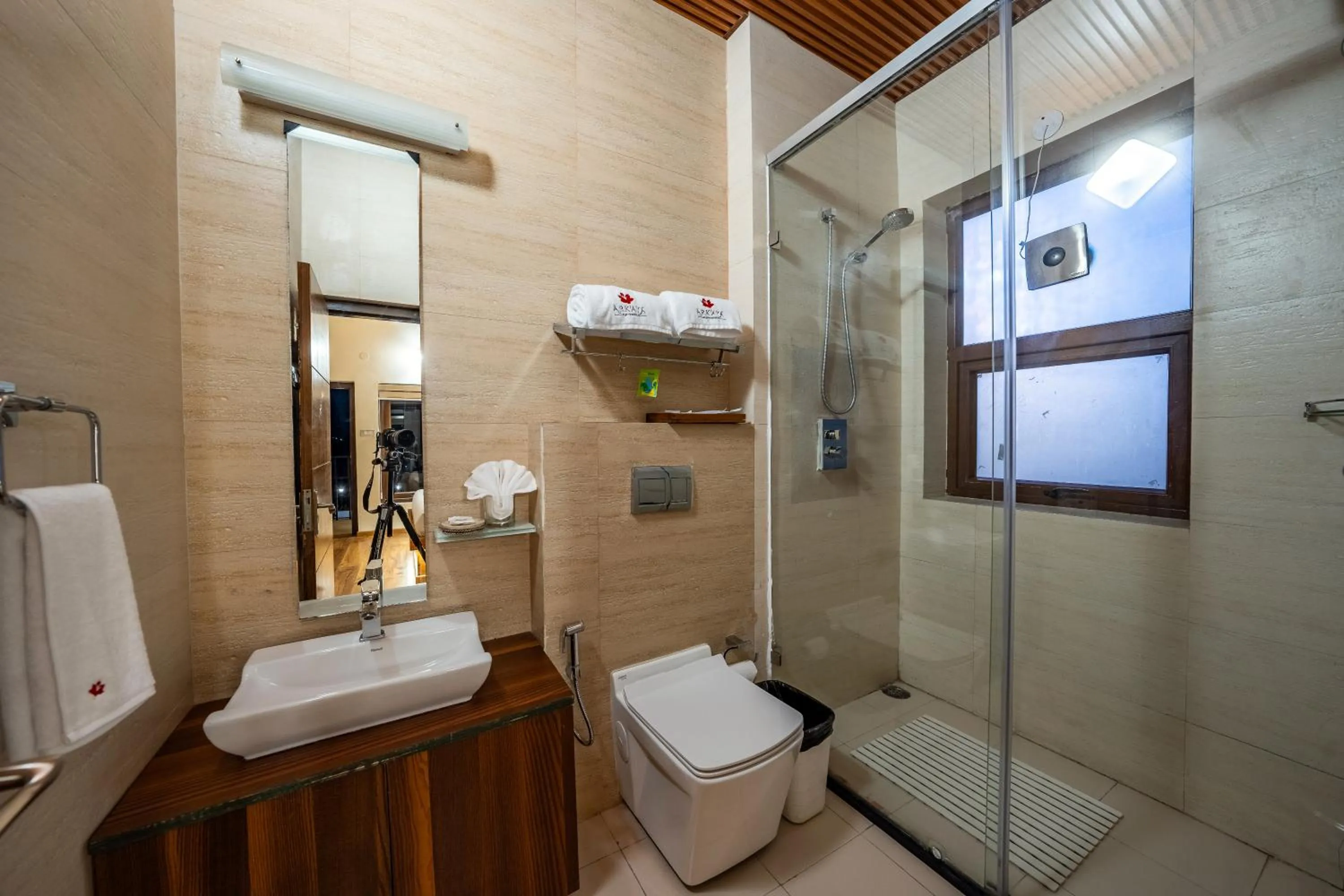 Bathroom in Arkaya Mukteshwar by SuperGlitz Resorts Pvt Ltd