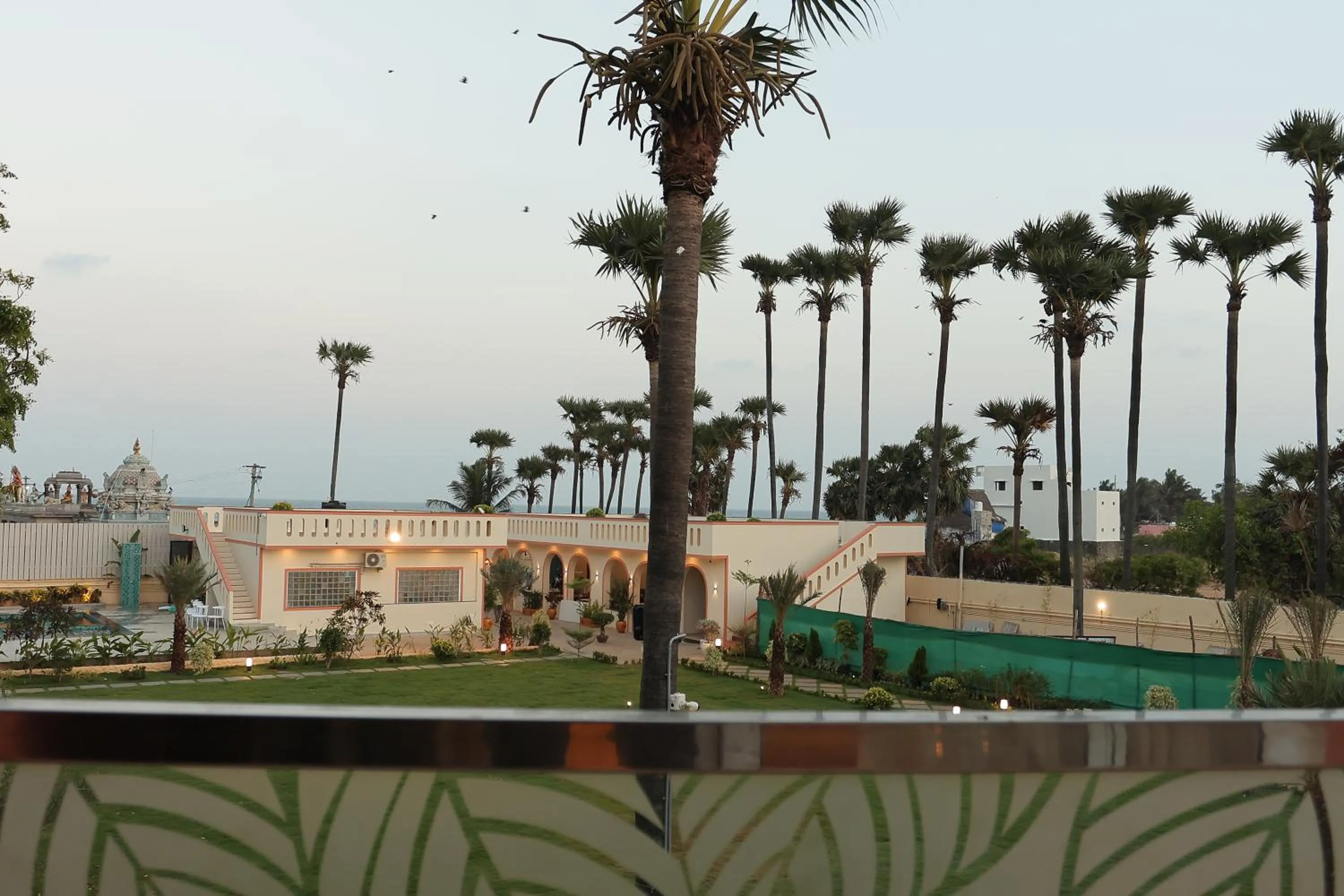 PALM PARADISE Beach Resort