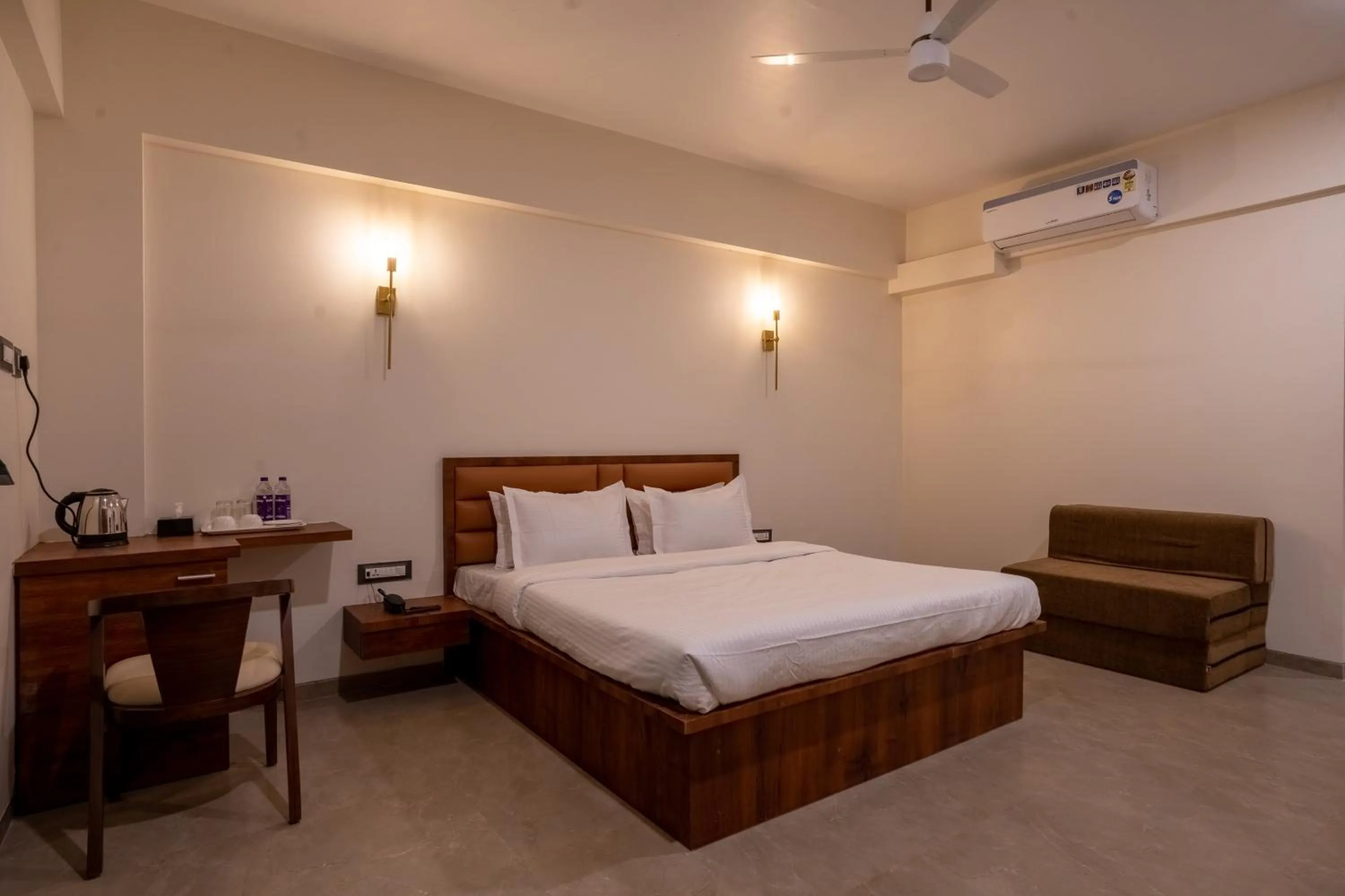 Bedroom, Bed in VITS Select Casuarina Diveagar