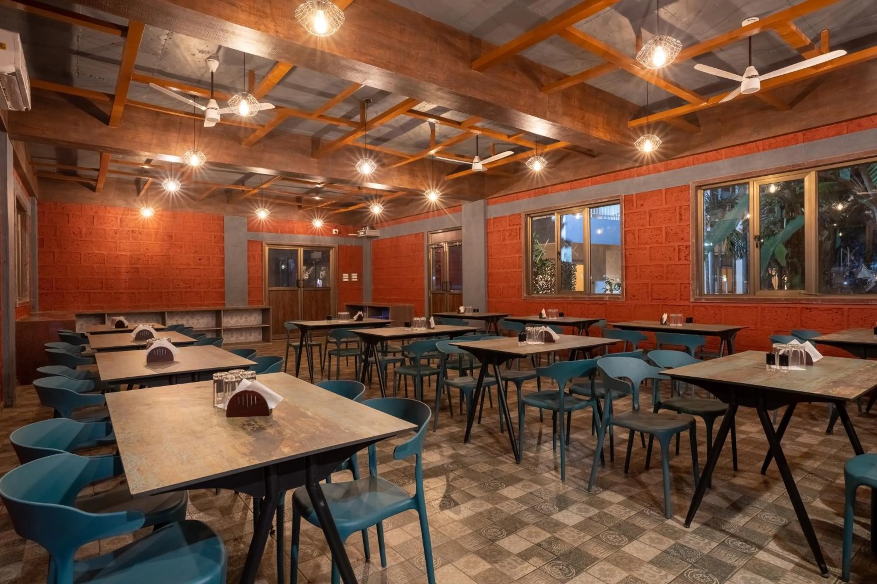 Restaurant/places to eat in VITS Select Casuarina Diveagar