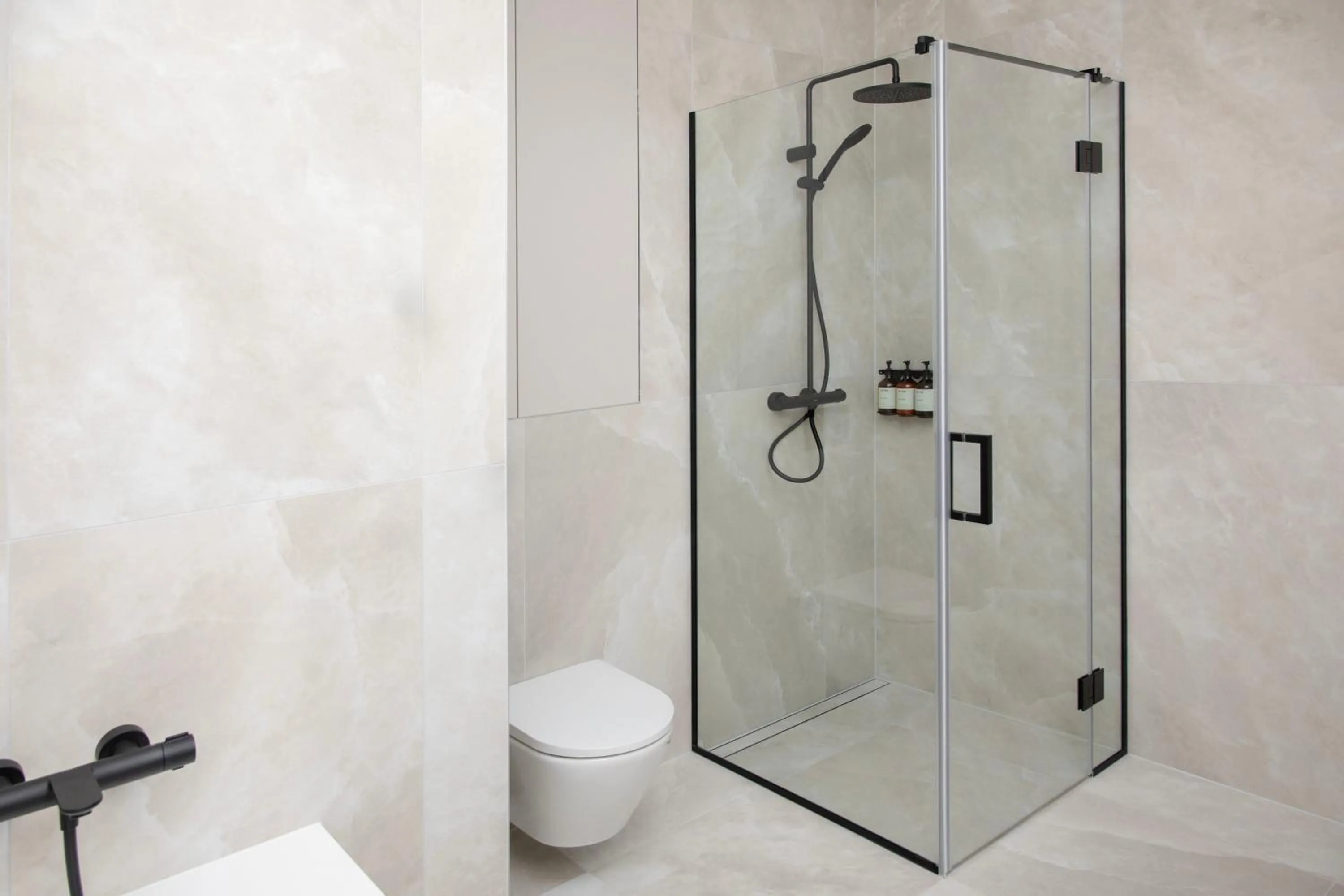 Shower in Bob W Tallinn Kesklinn