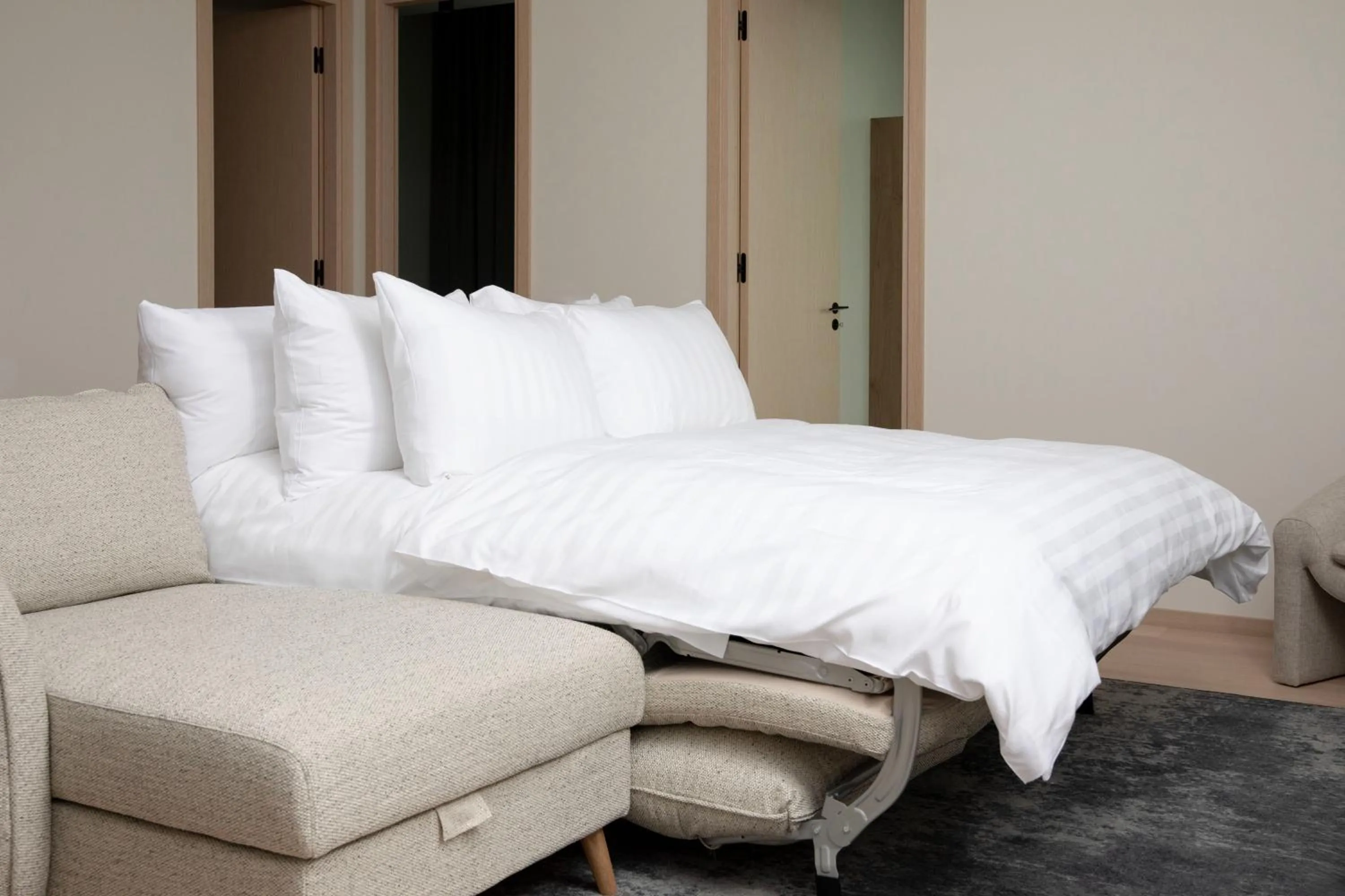 Living room, Bed in Bob W Tallinn Kesklinn