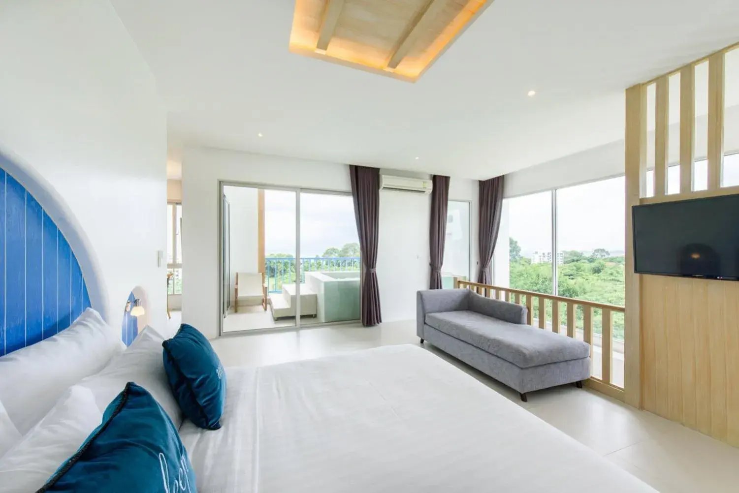 Bed in Costa Village Jacuzzi Bangsaray Bed in Costa Village Jacuzzi Bangsaray