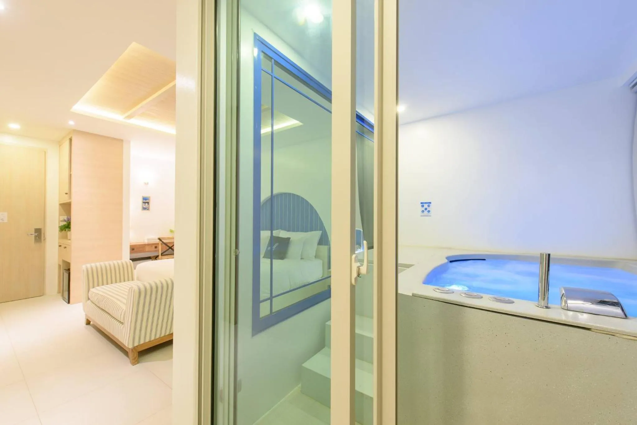 Bed in Costa Village Jacuzzi Bangsaray