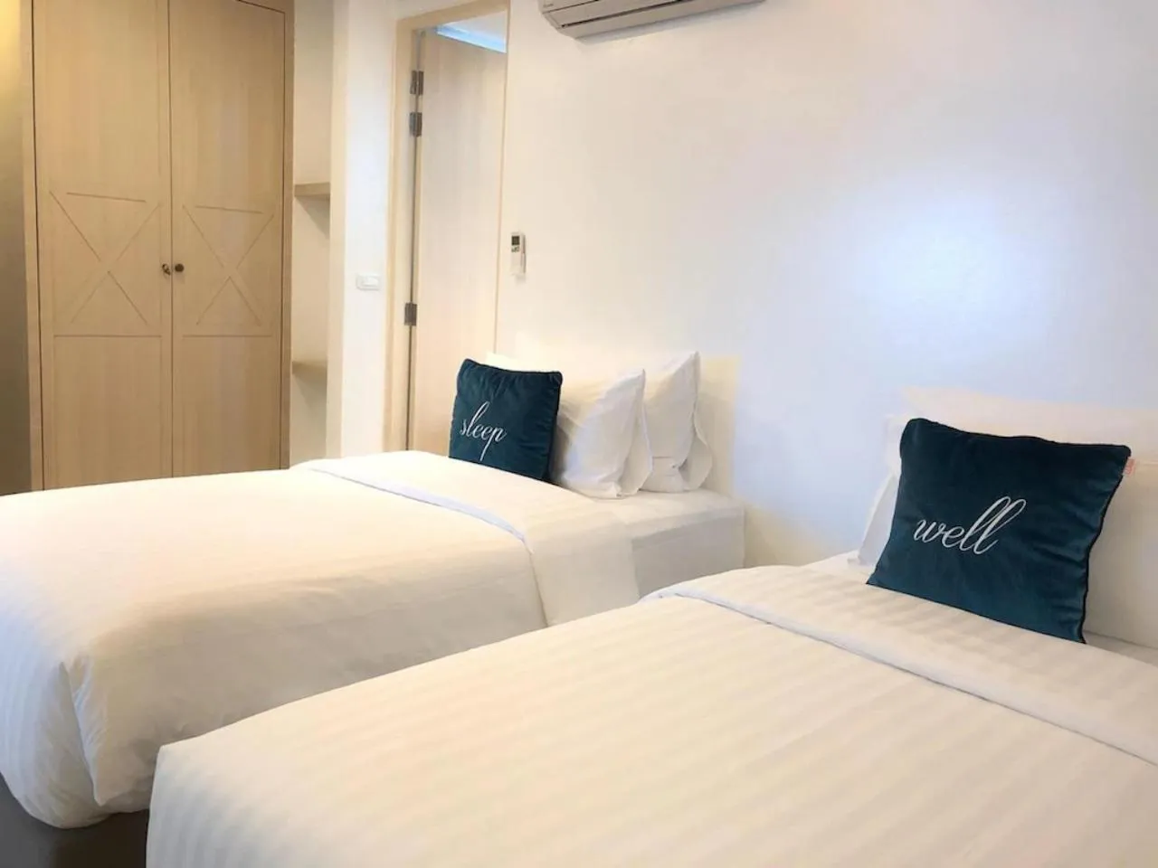 Bed in Costa Village Jacuzzi Bangsaray