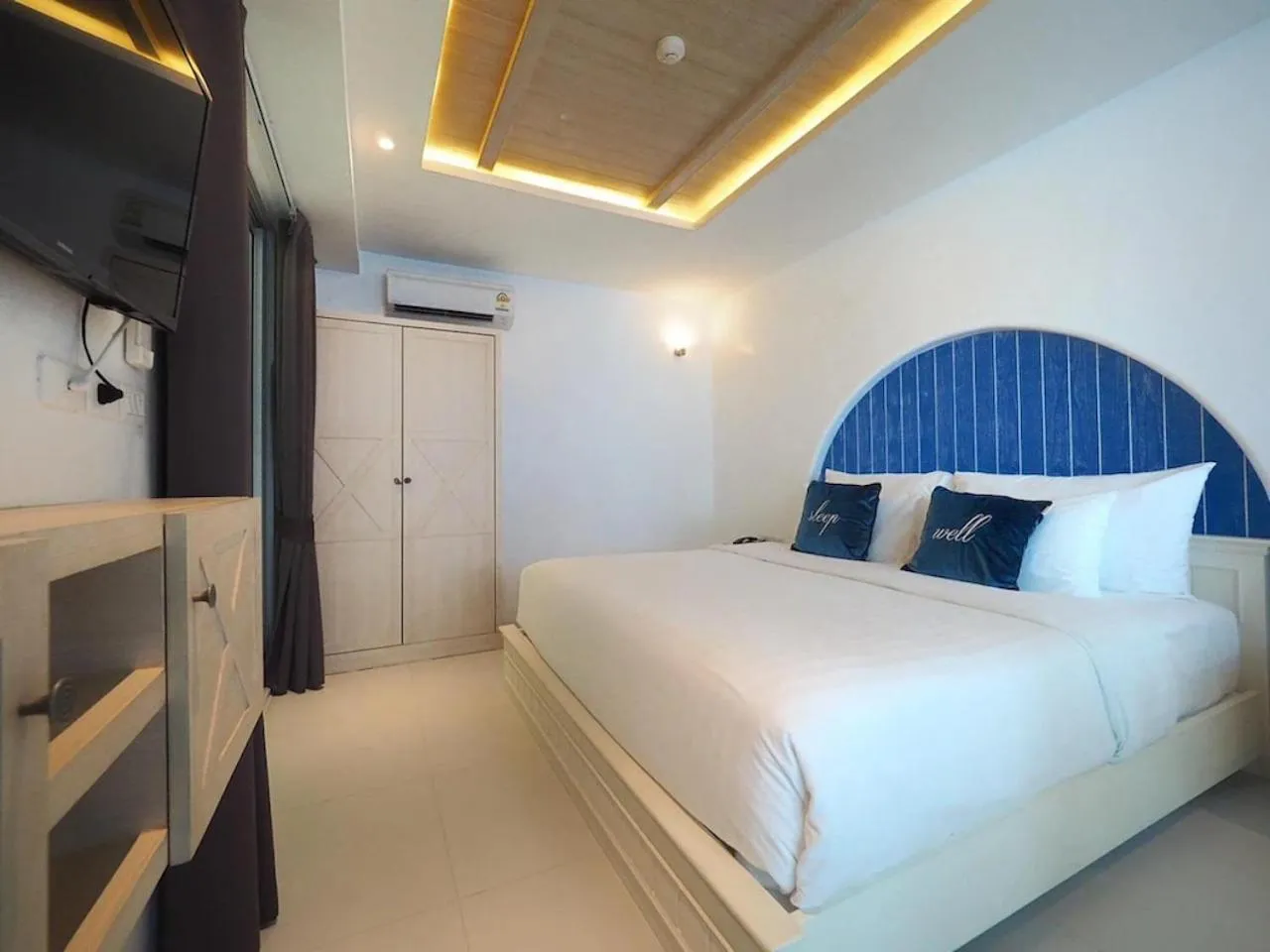 Bed in Costa Village Jacuzzi Bangsaray