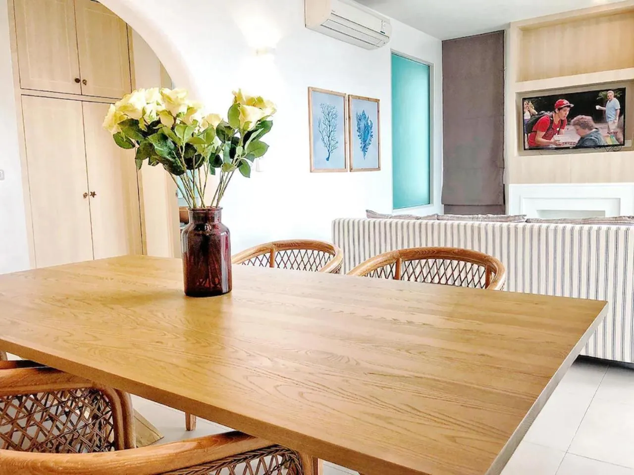 TV and multimedia in Costa Village Jacuzzi Bangsaray