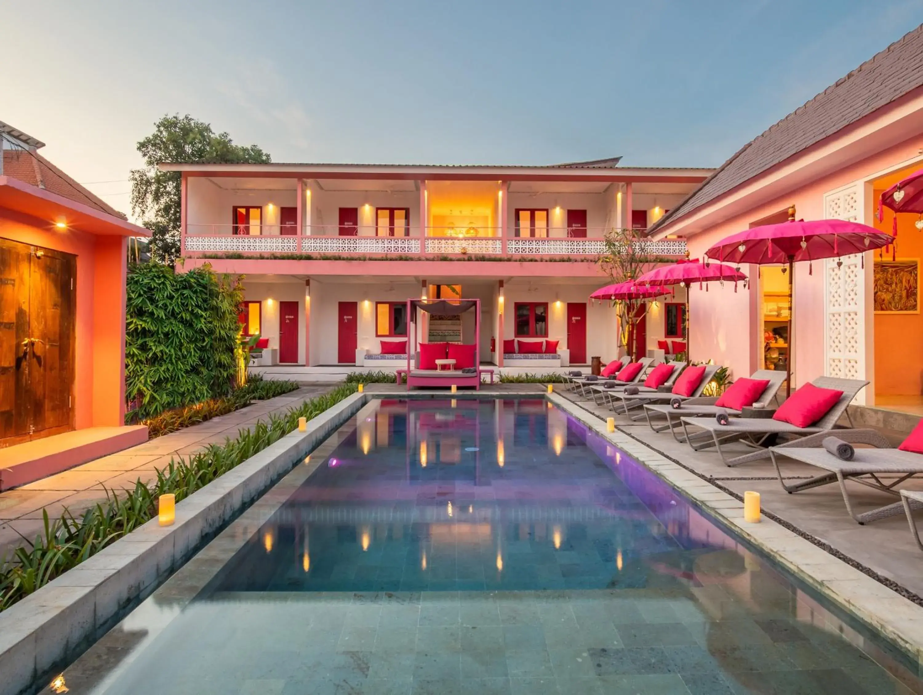 PinkPrivate Balangan - for Cool Adults Only PinkPrivate Balangan - for Cool Adults Only
