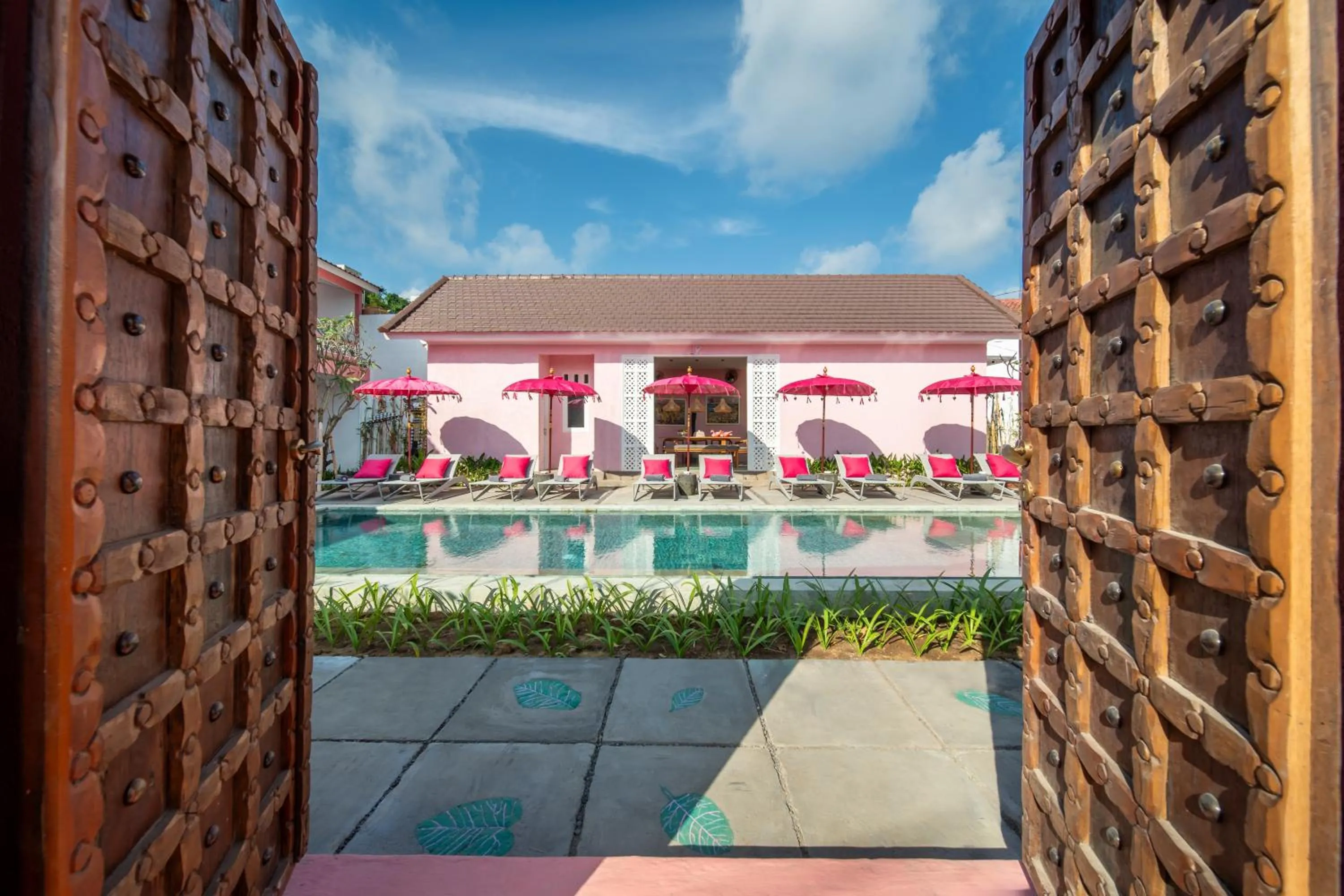 Swimming pool in PinkPrivate Balangan - for Cool Adults Only