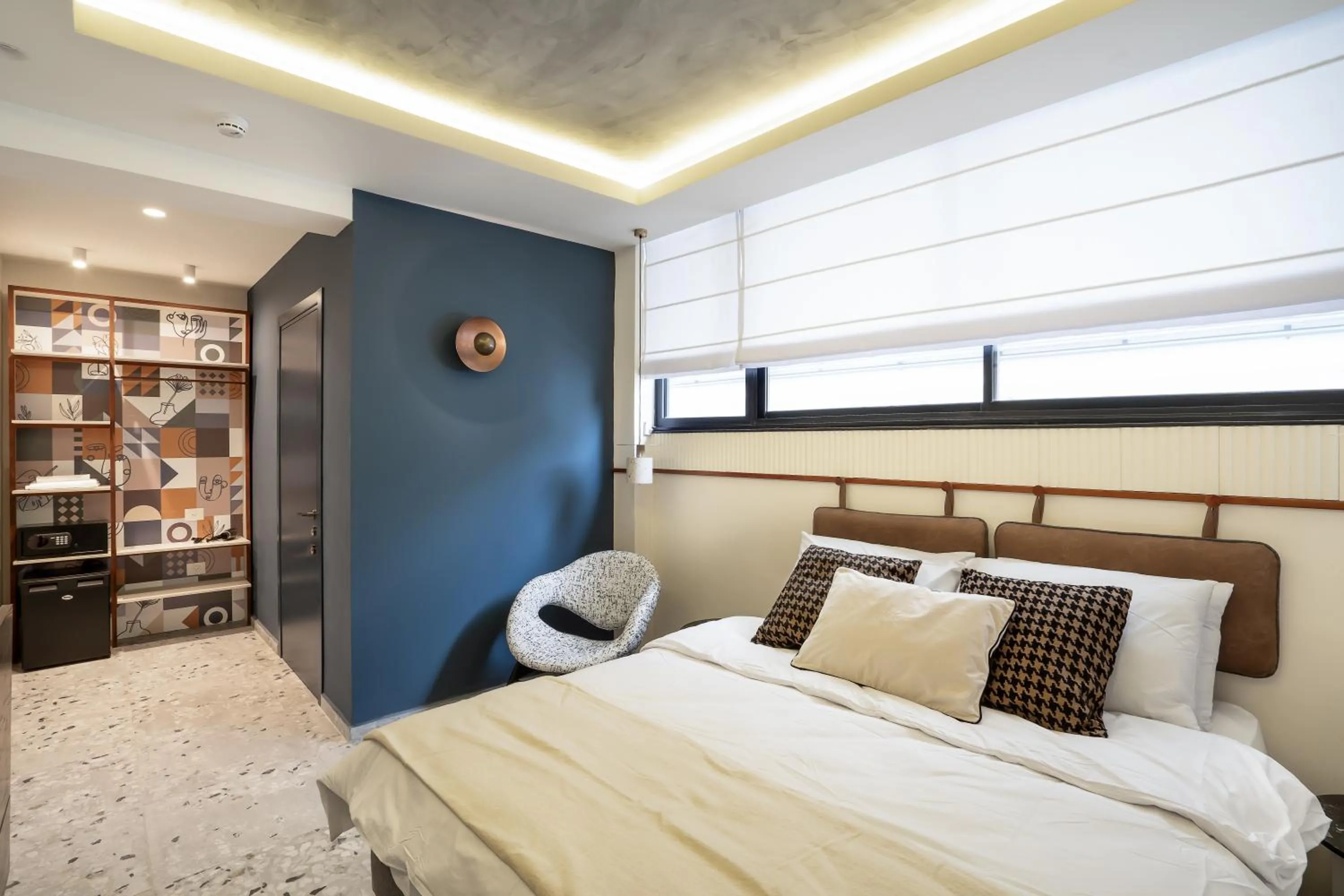 Bed in Mulan Hotel TLV