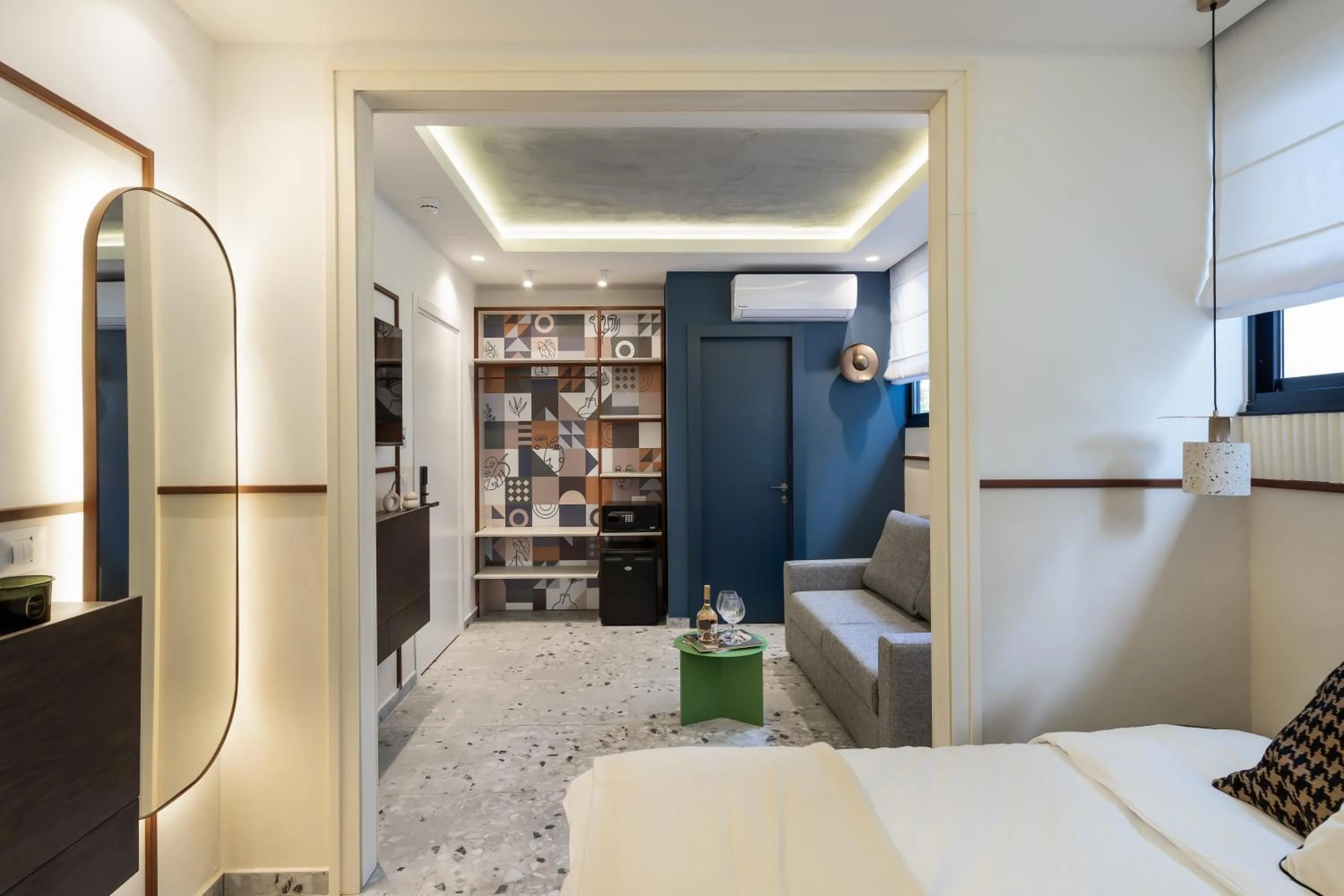Bed in Mulan Hotel TLV