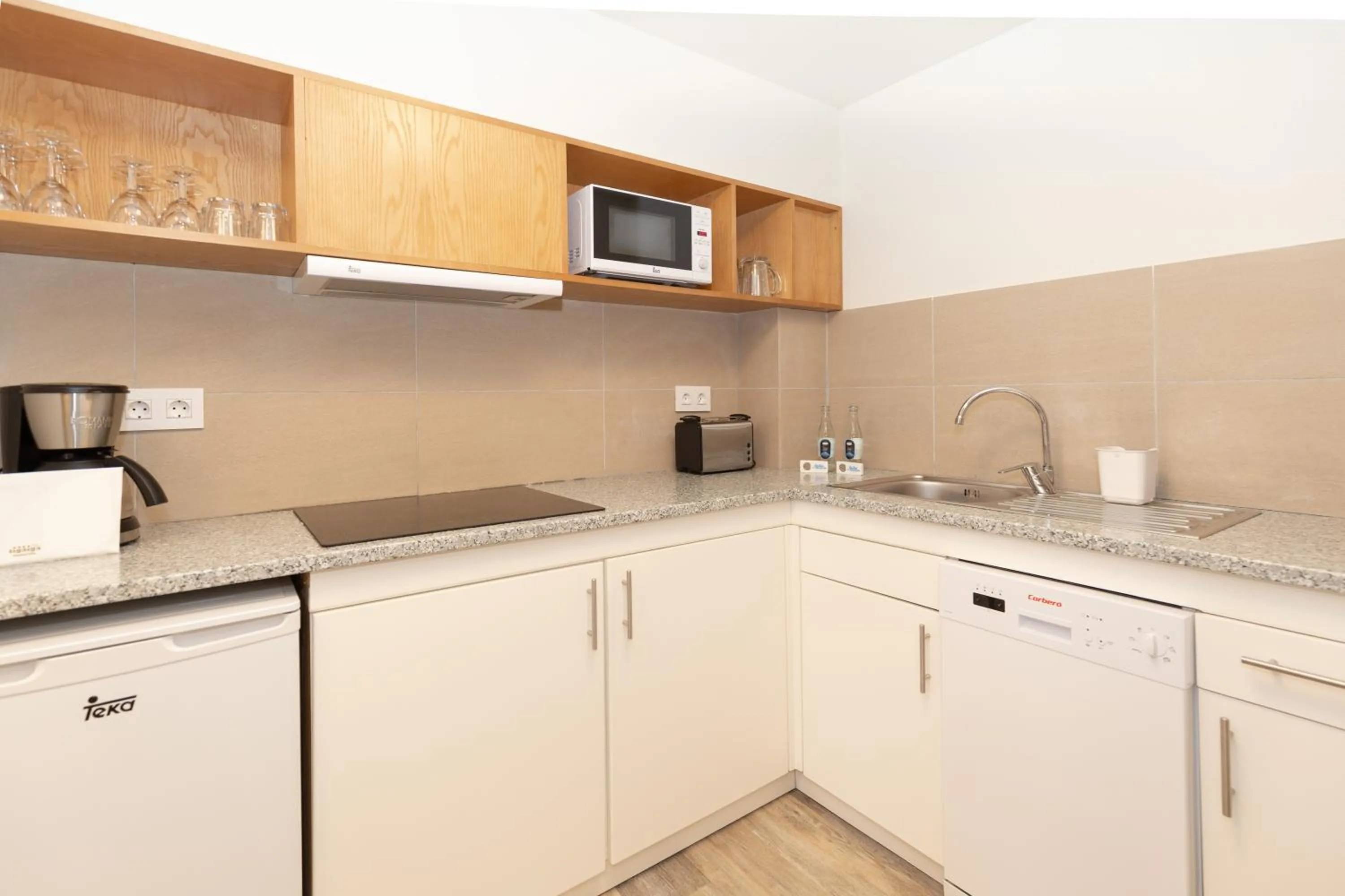 Kitchen or kitchenette in Apartamentos Tigaiga Suites