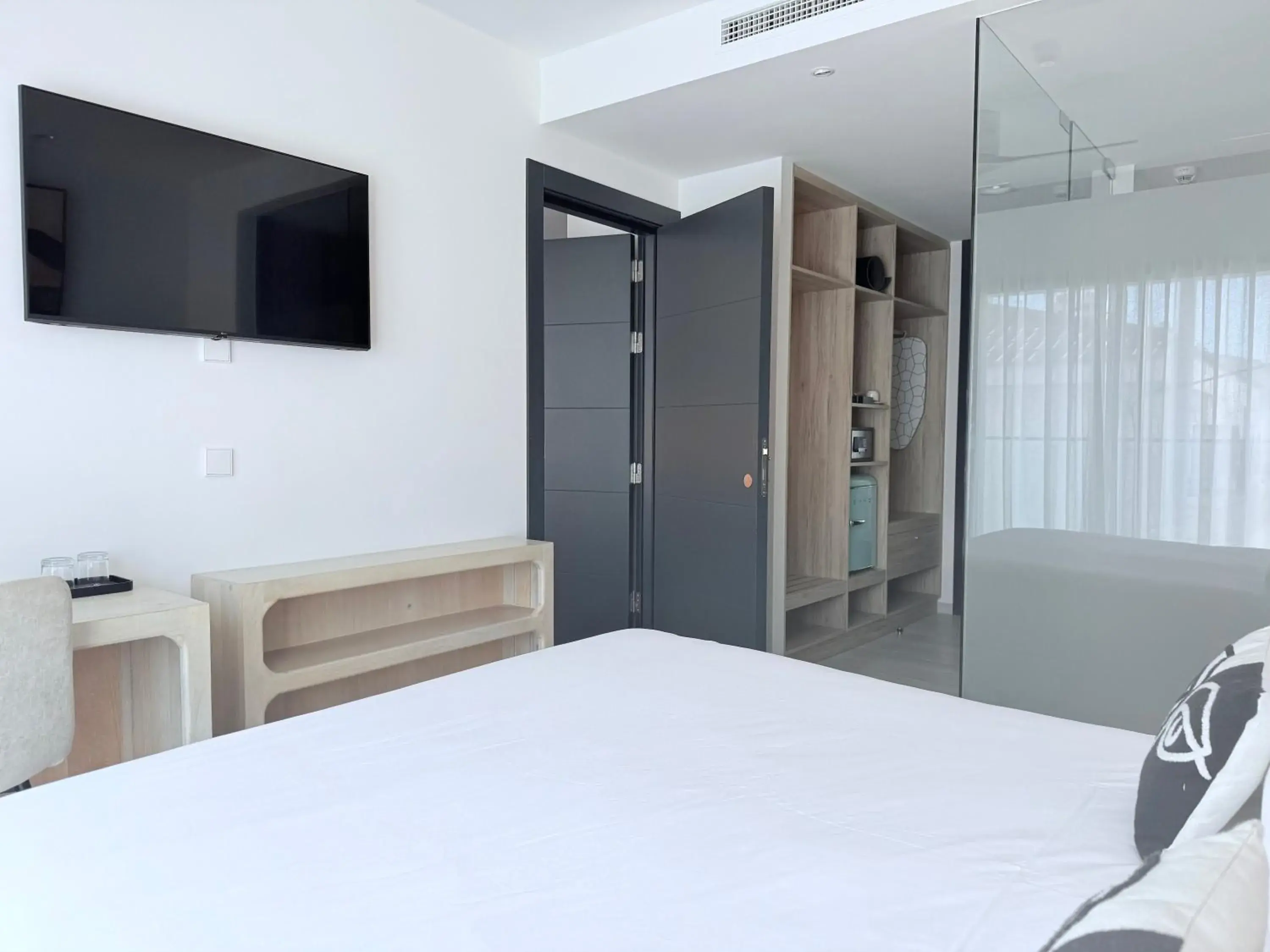 Photo of the whole room, Bed in Hotel Cetina Cabo de Palos Puerto Photo of the whole room, Bed in Hotel Cetina Cabo de Palos Puerto